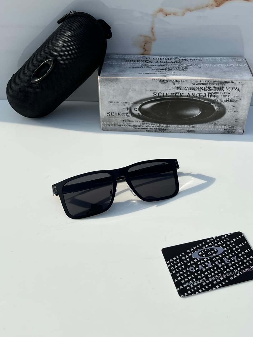Oakl_ey 1701 black