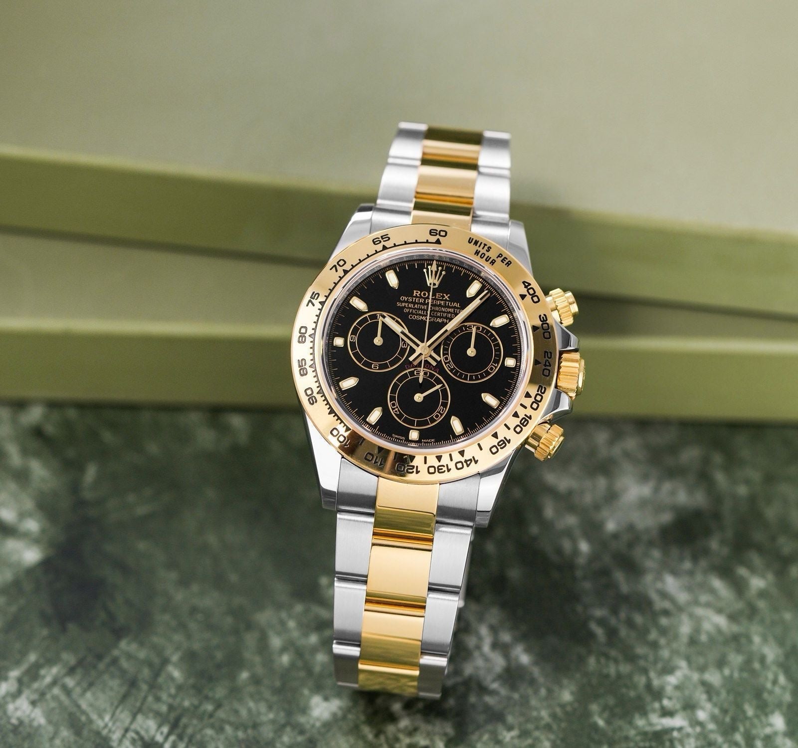 Luxury Branded Watch Golden & Silver