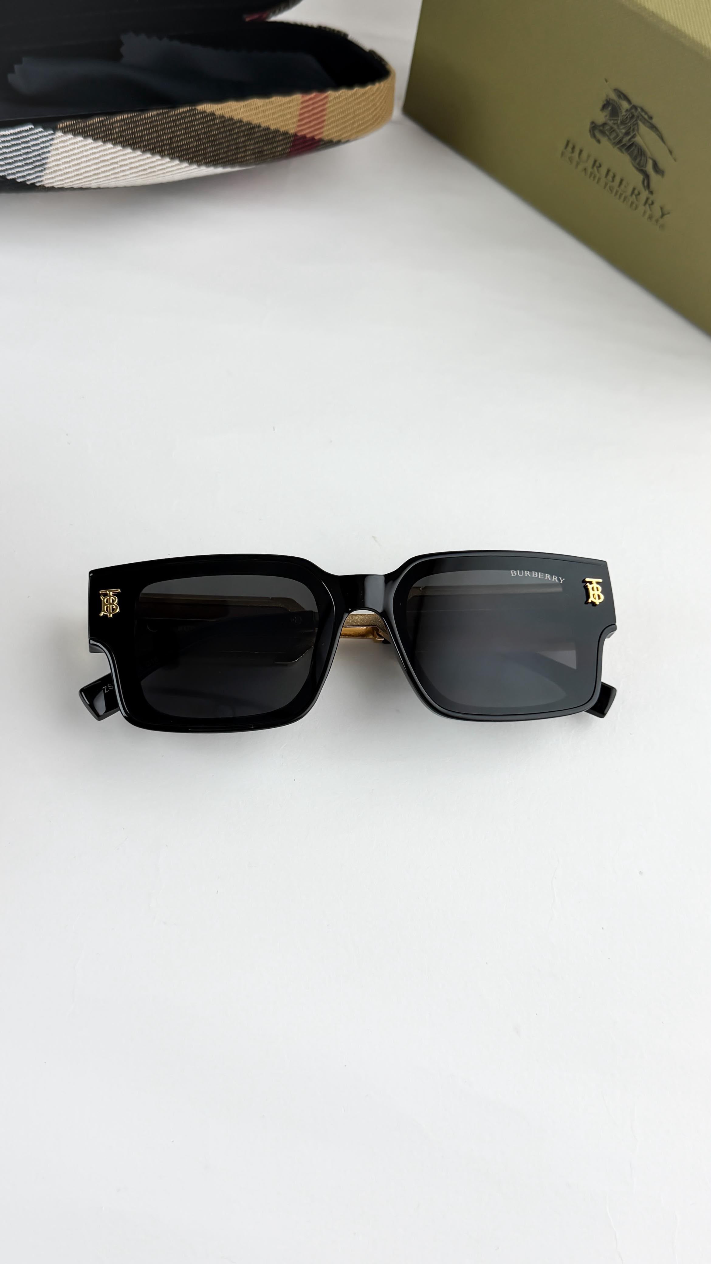 BURB_ERRY GOLD BLACK 9841