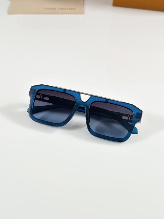Loui_S_Vuitton_121_Blue