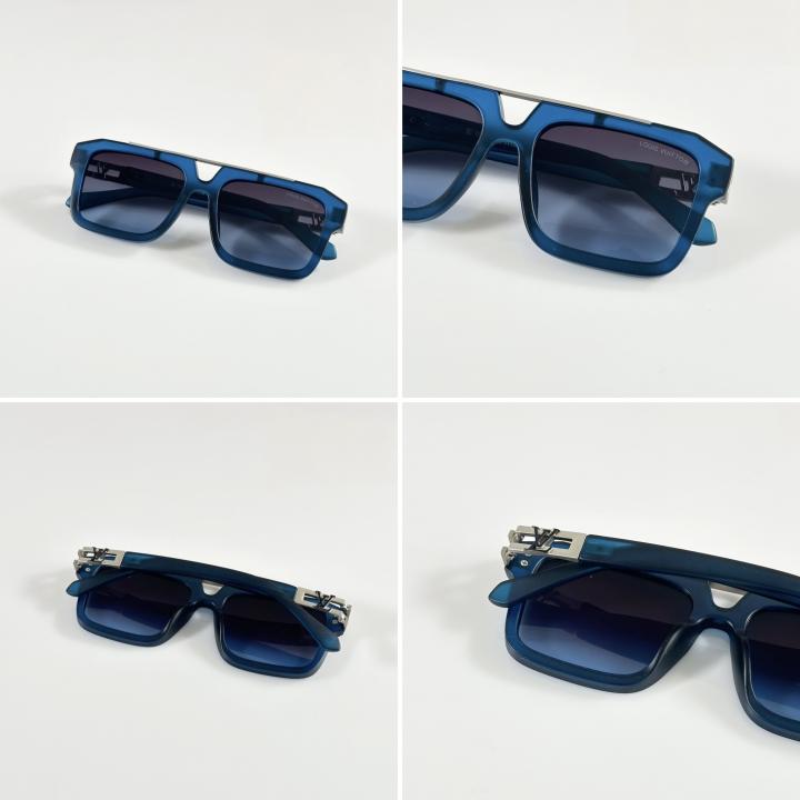 Loui_S_Vuitton_121_Blue