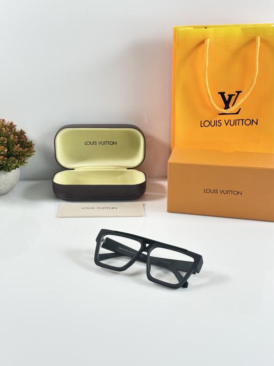 Loui_s_Vuitton_1502_Black_Frame