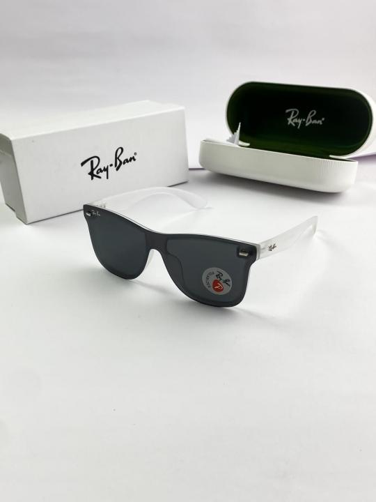 Ray-ban ice black 650