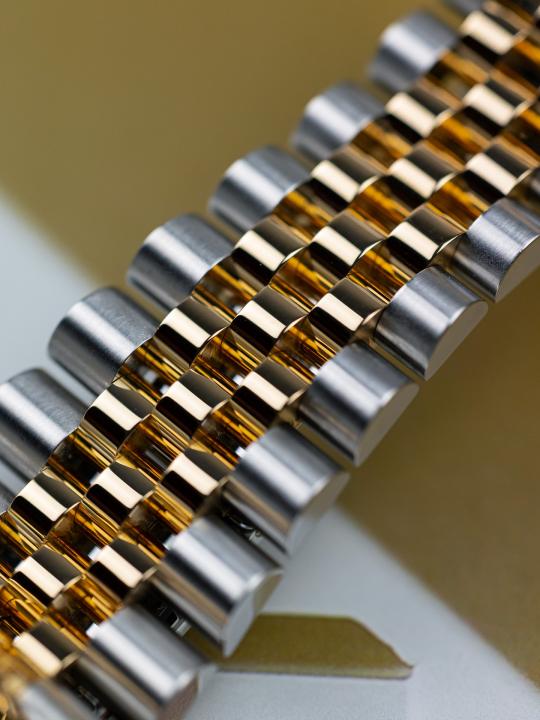 Role_x Oyster Perpetual Date Just 2Ton-Gold-White