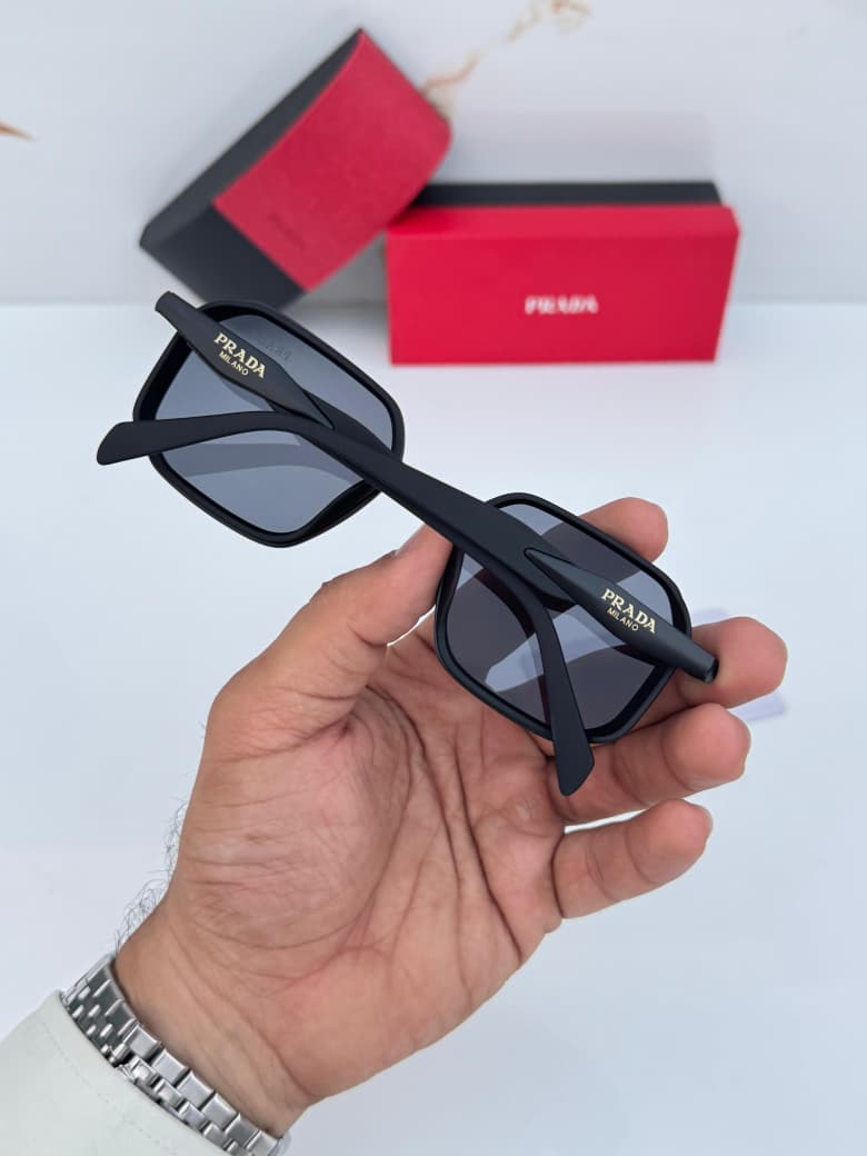 Pr_ada 792 black
