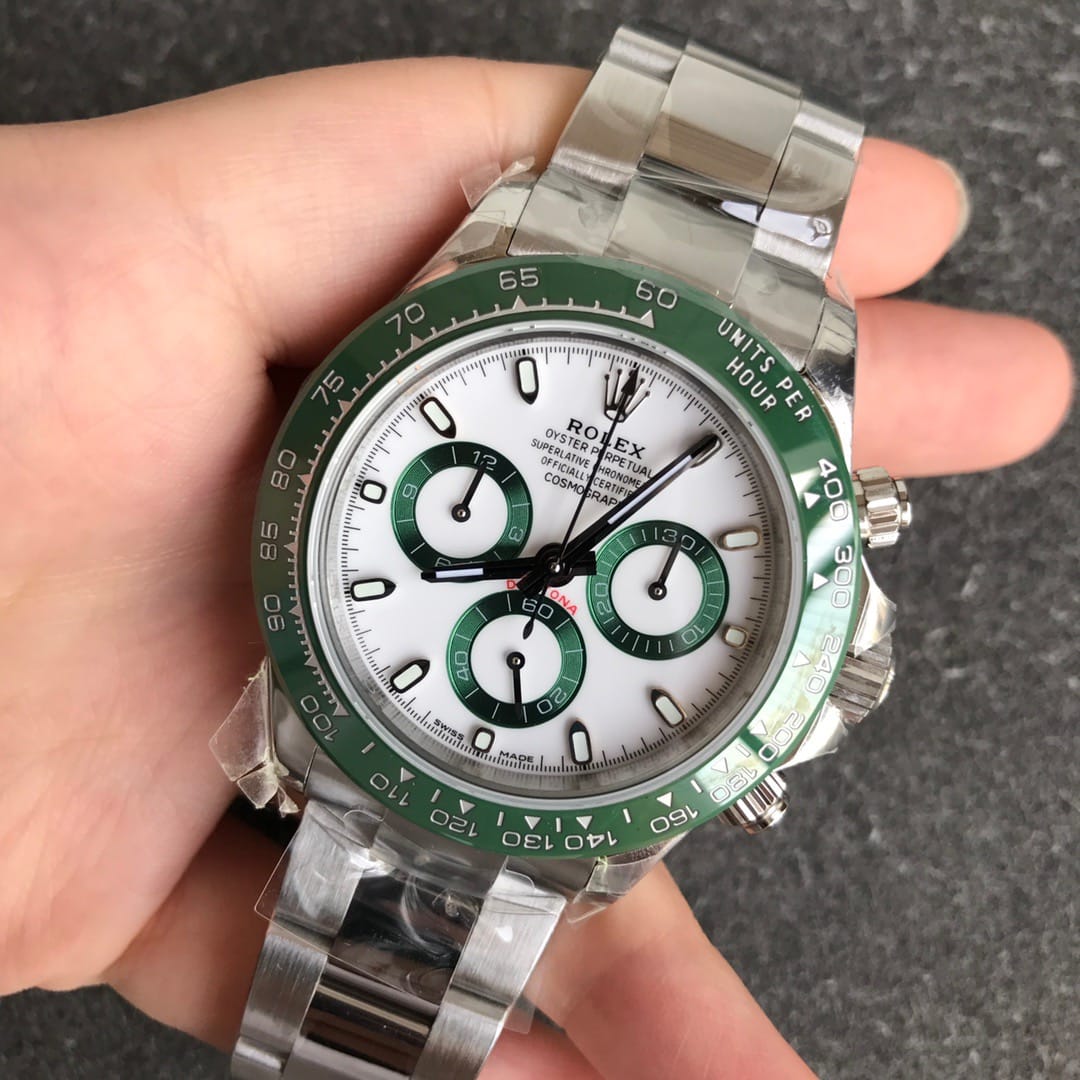 Luxury Branded Watch (green)
