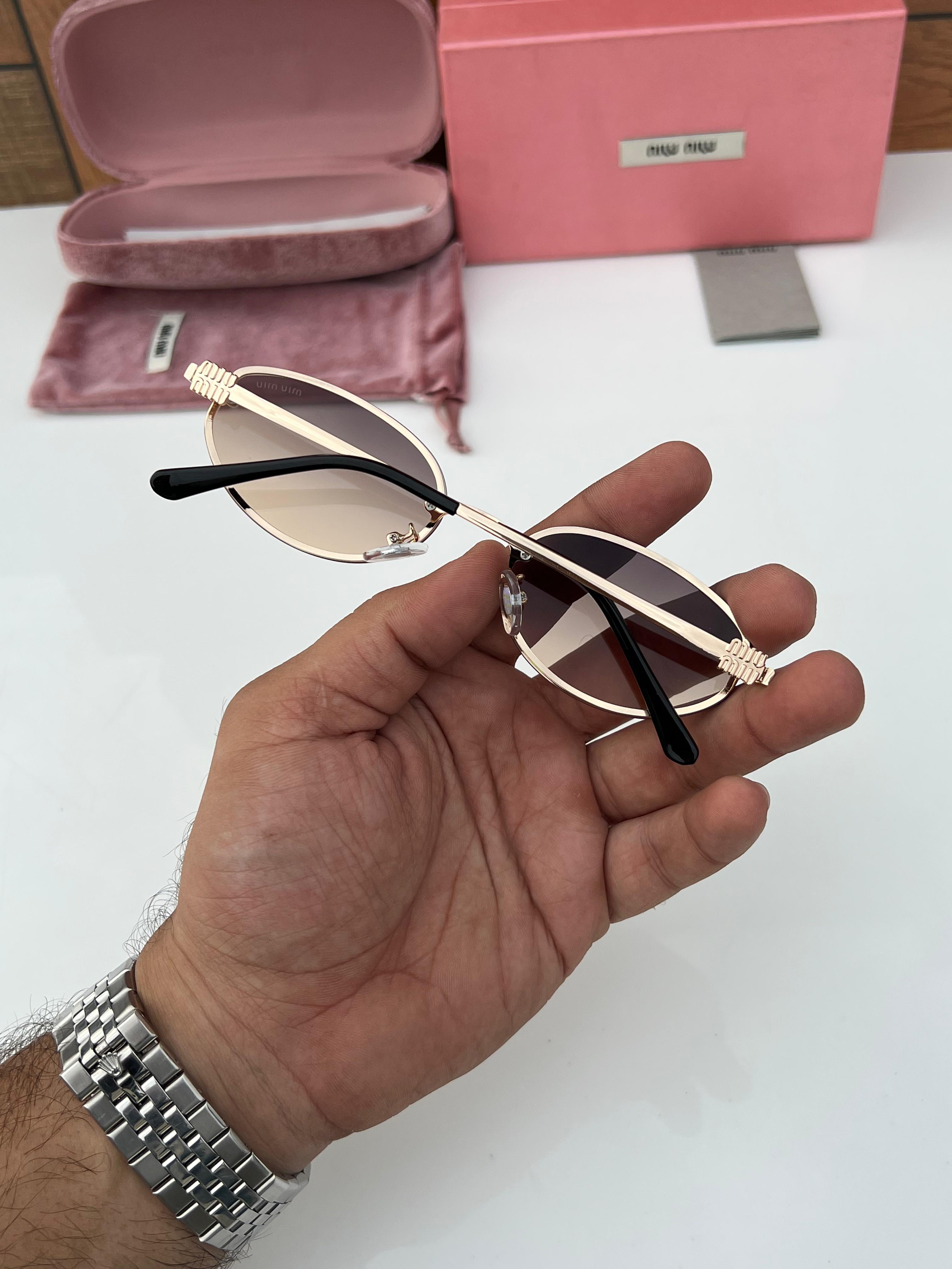 Mi  4128 gold brown