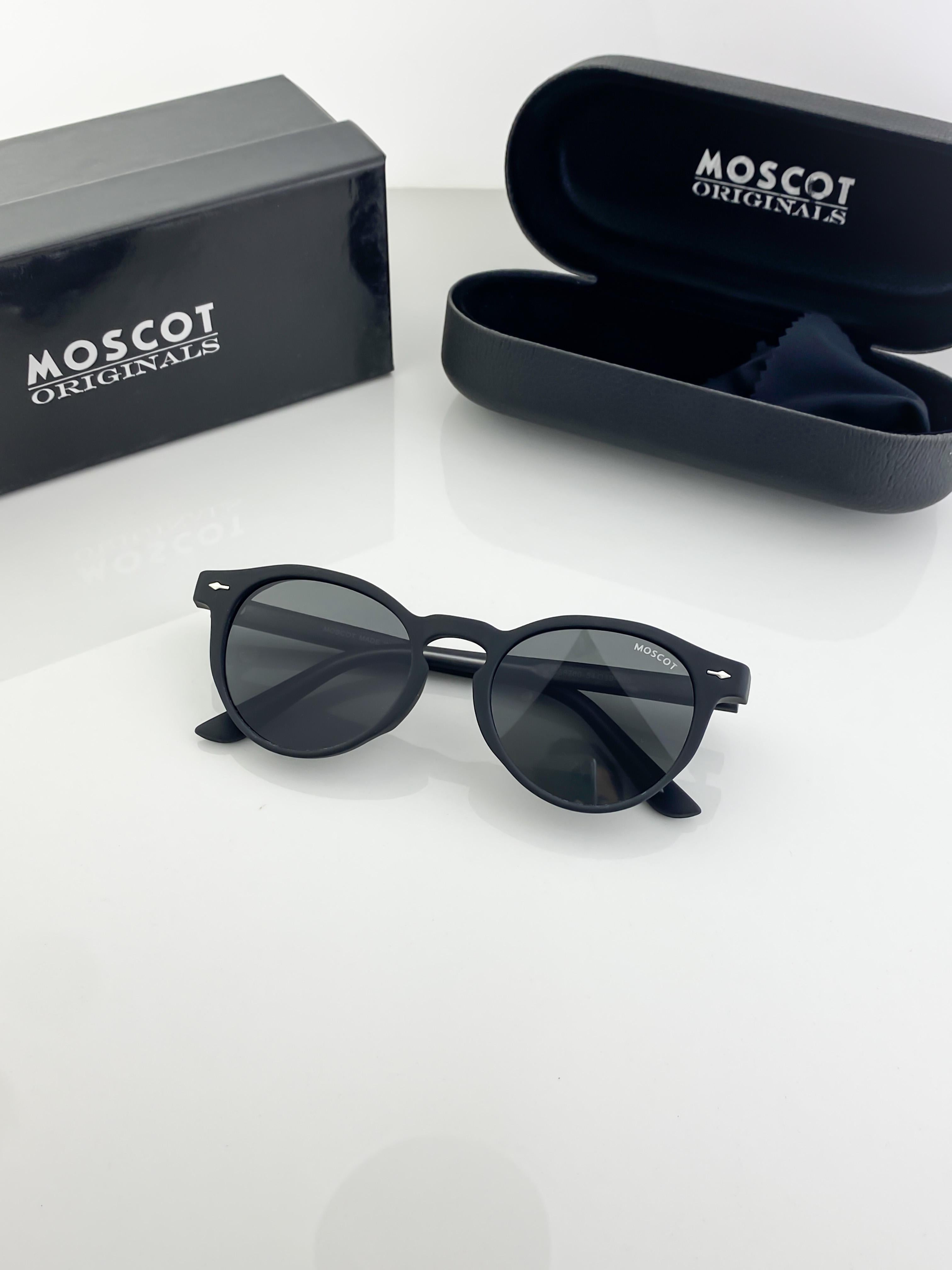 MOST BLACK 58760