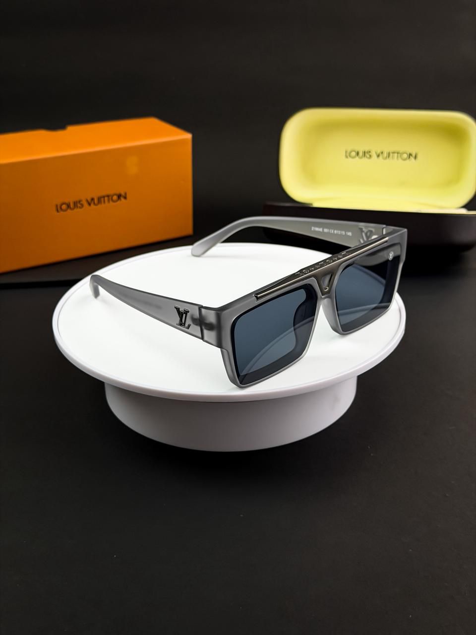 LOI__US SUNGLASS
