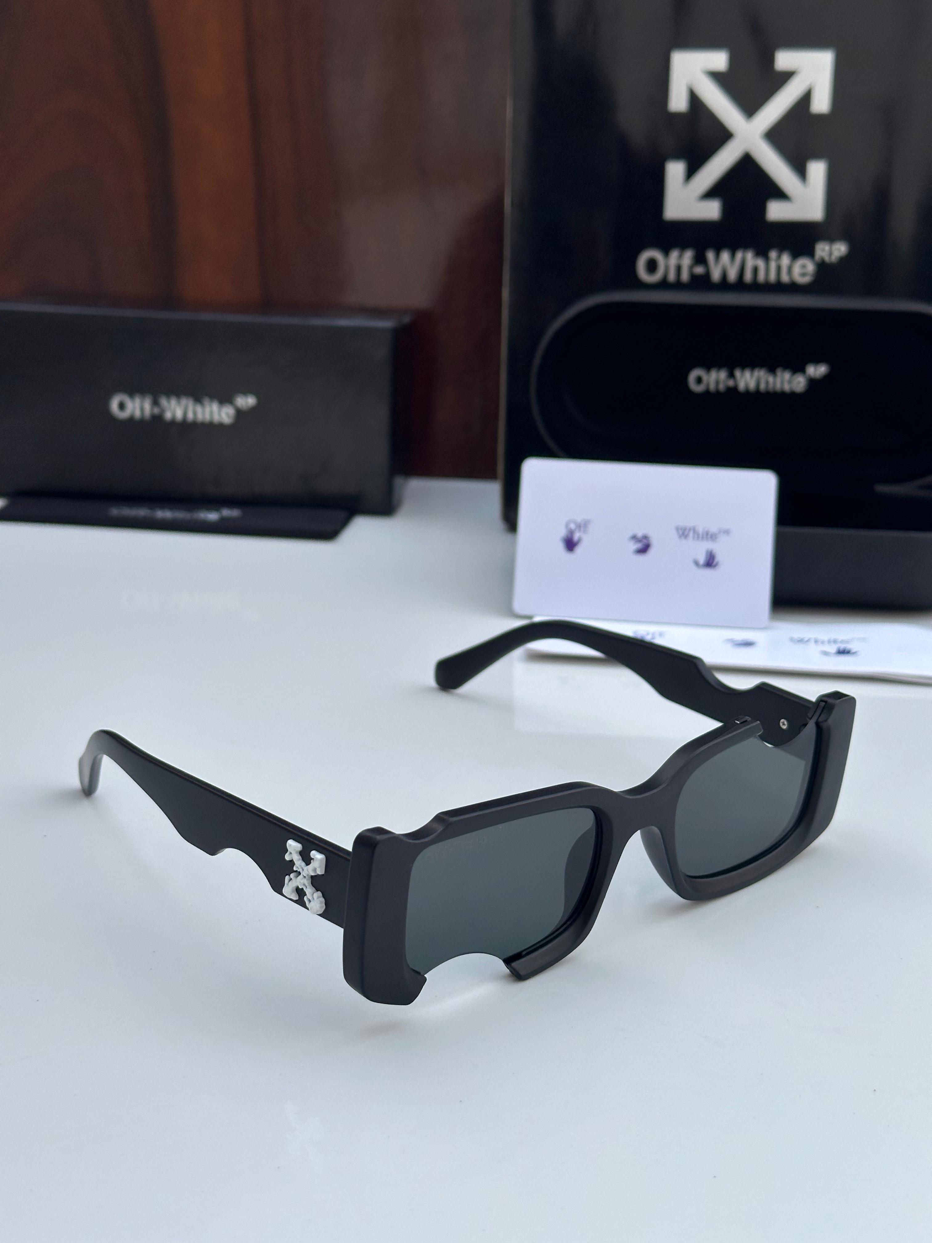 '-WH__ITE SUNGLAS
