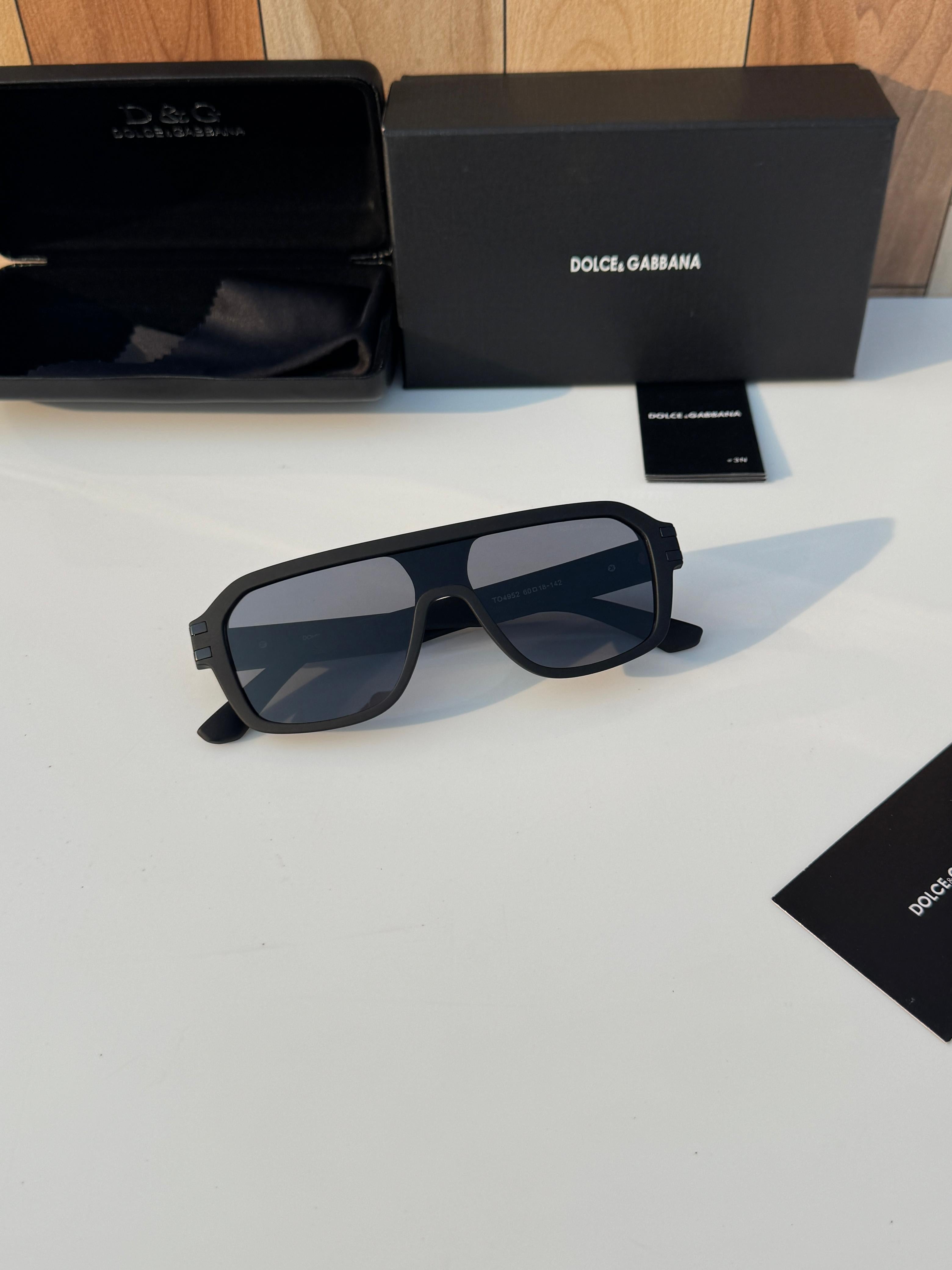 Pra_da_ 5111 black Sunglass