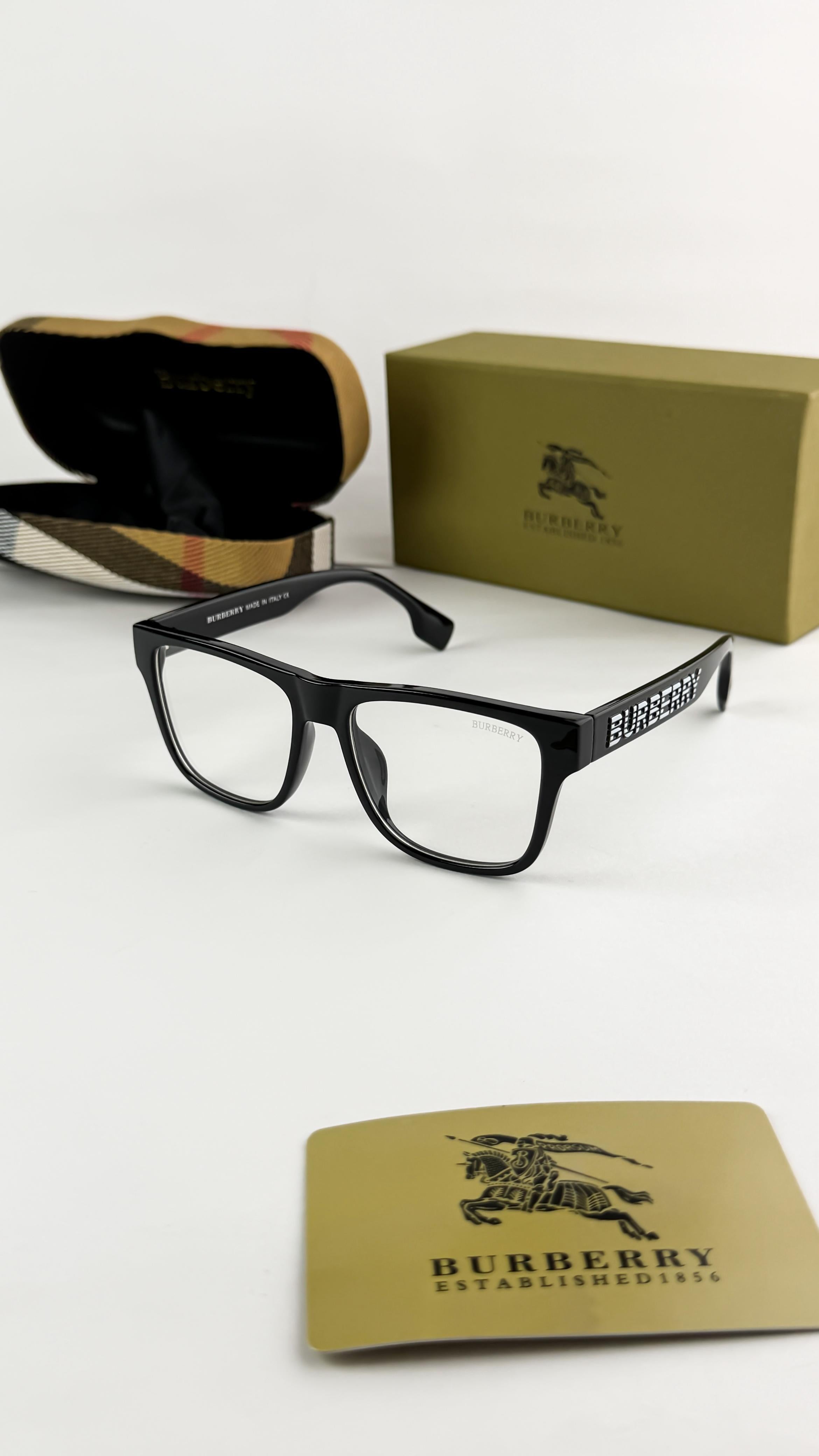 BUR_BERRY BLACK PLANO 4358 Sunglass