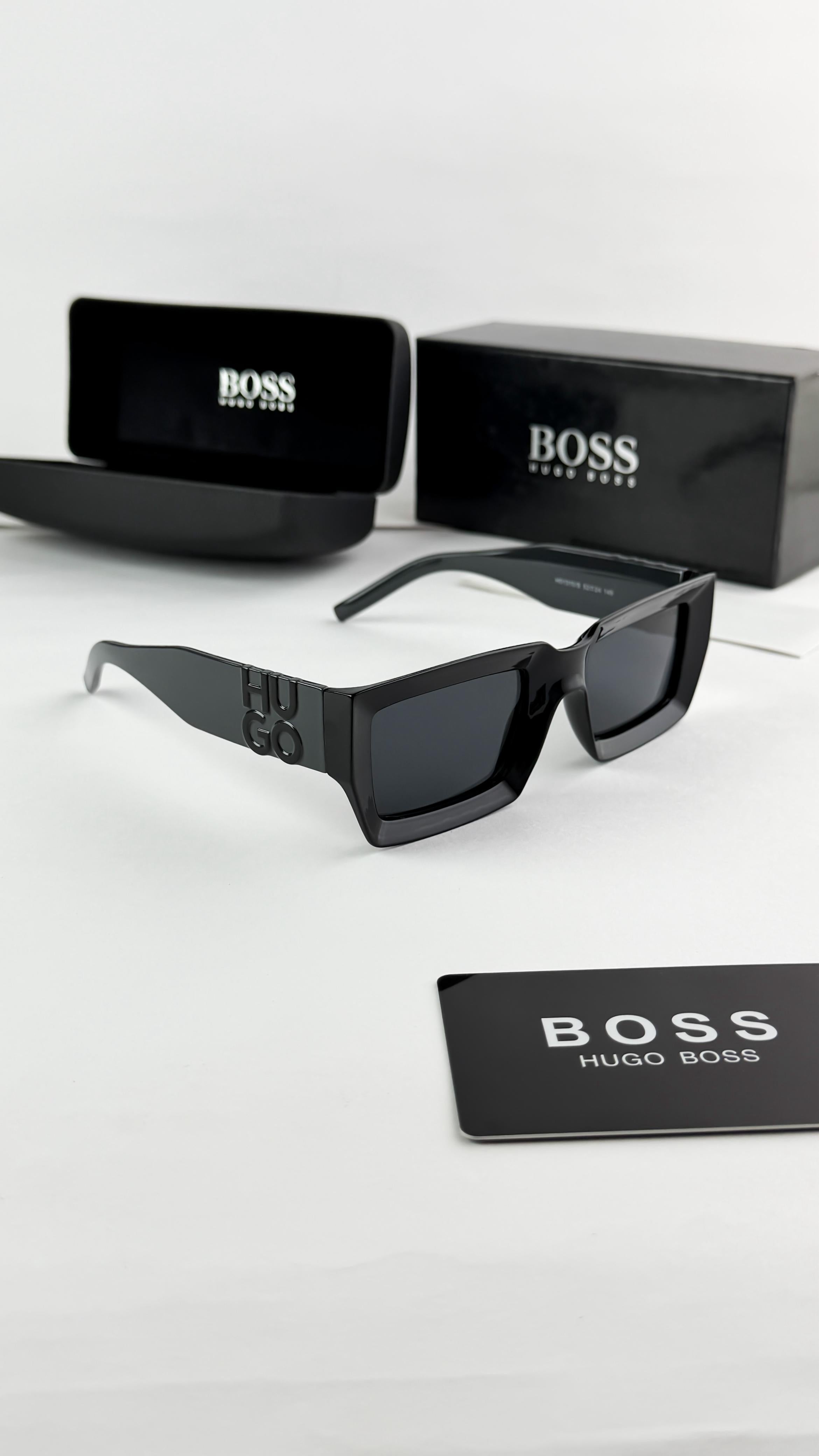 HU_GO BO_SS GREY BLACK 1310
