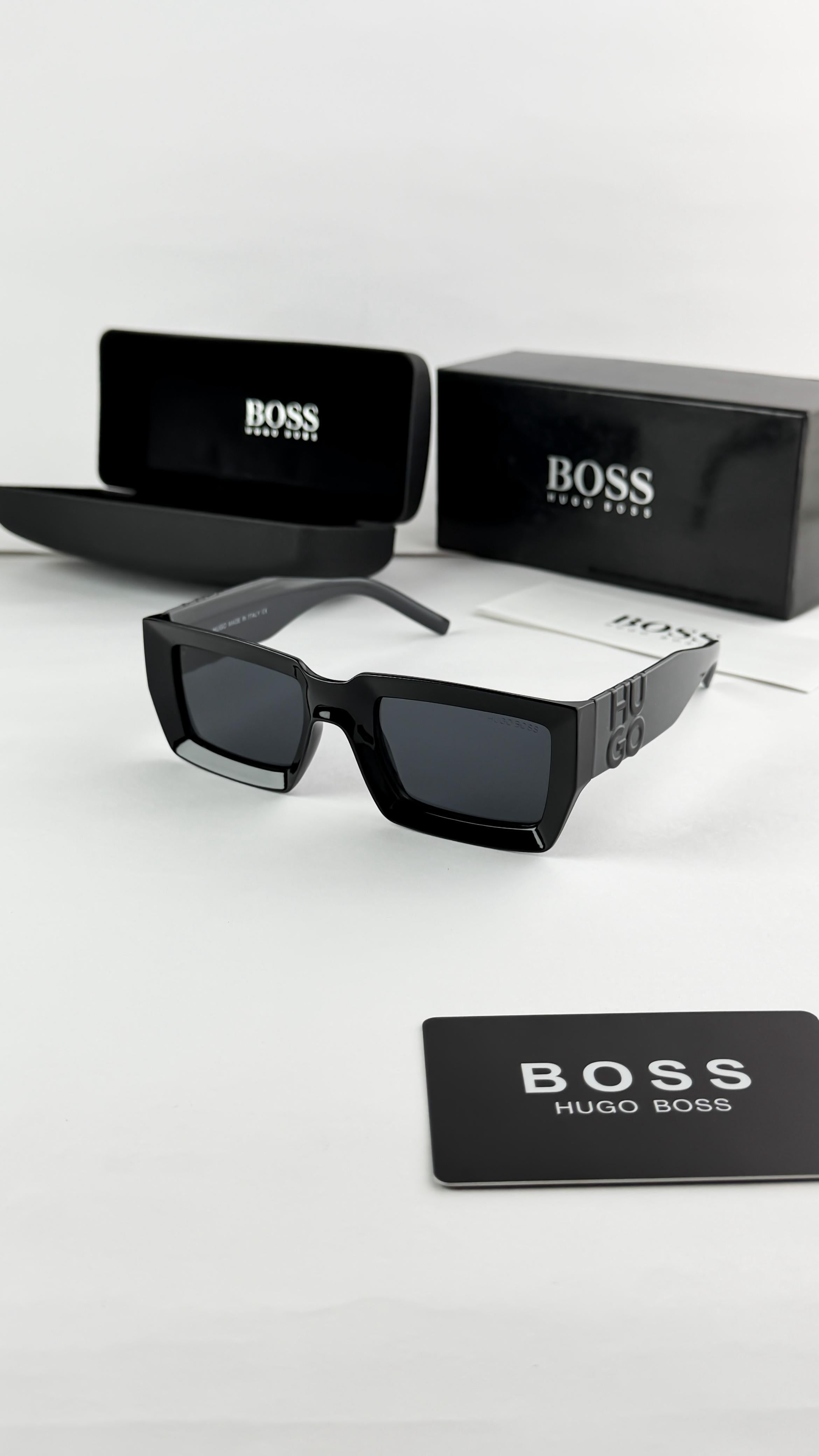 HU_GO BO_SS GREY BLACK 1310