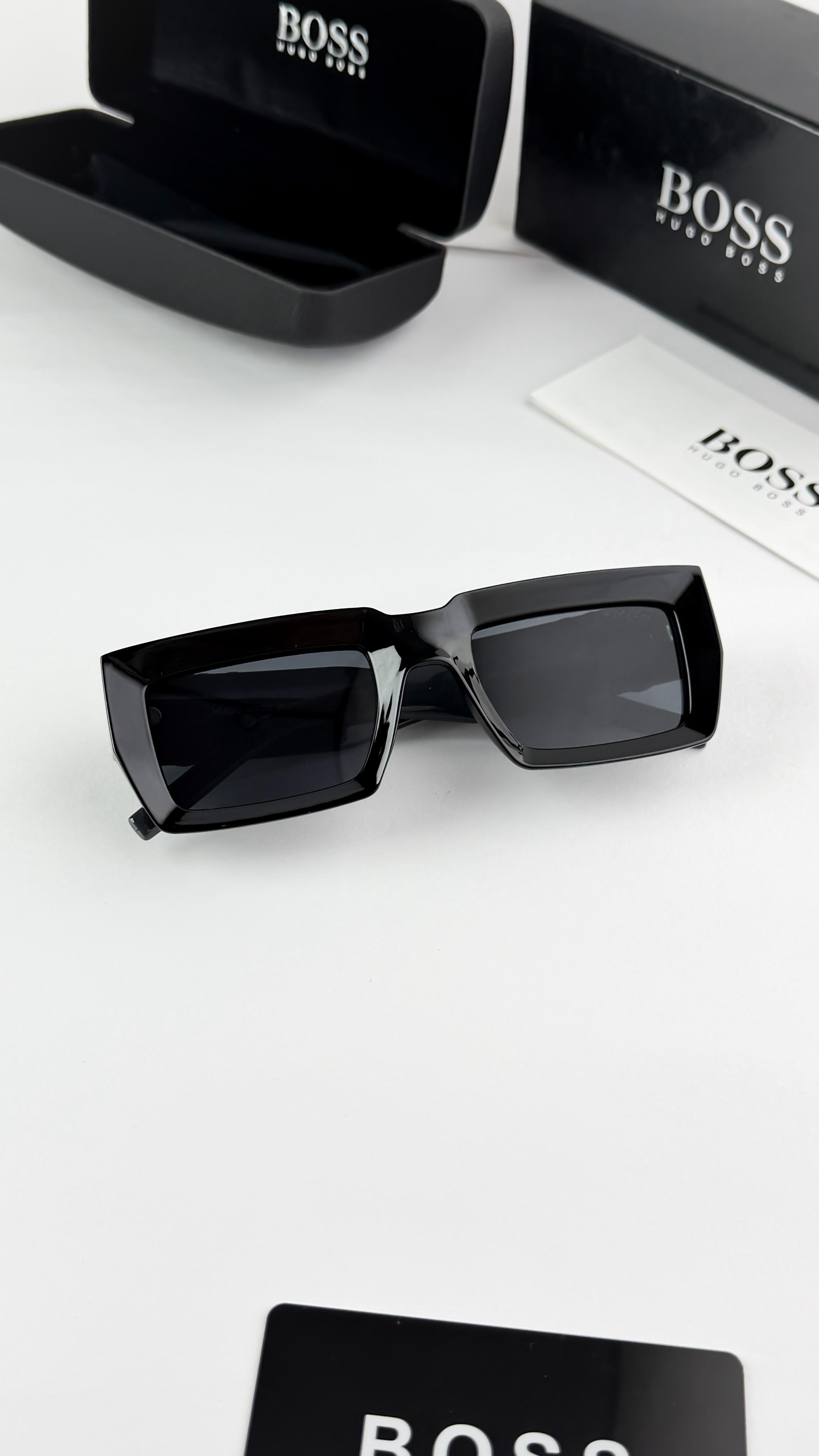 HU_GO BO_SS GREY BLACK 1310