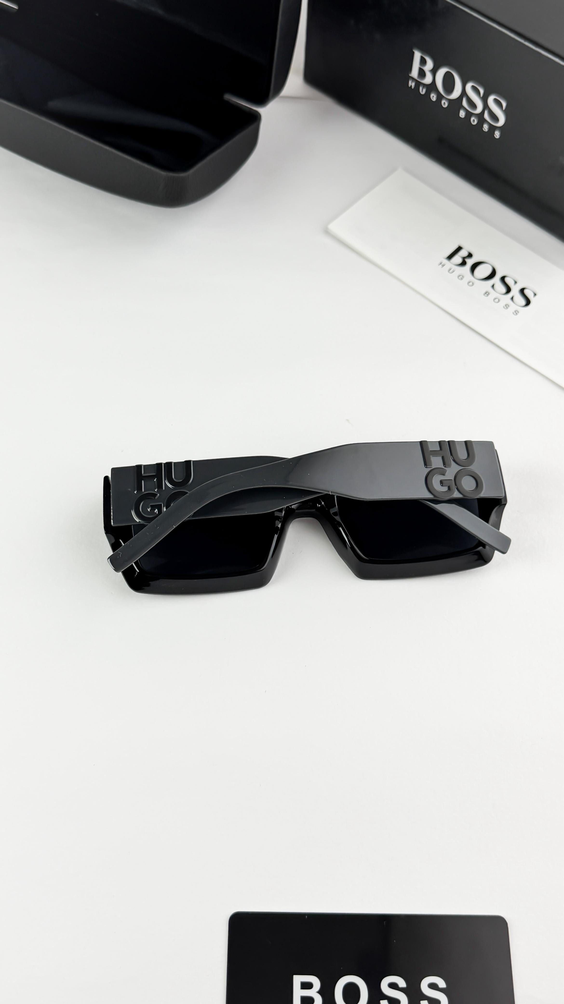 HU_GO BO_SS GREY BLACK 1310