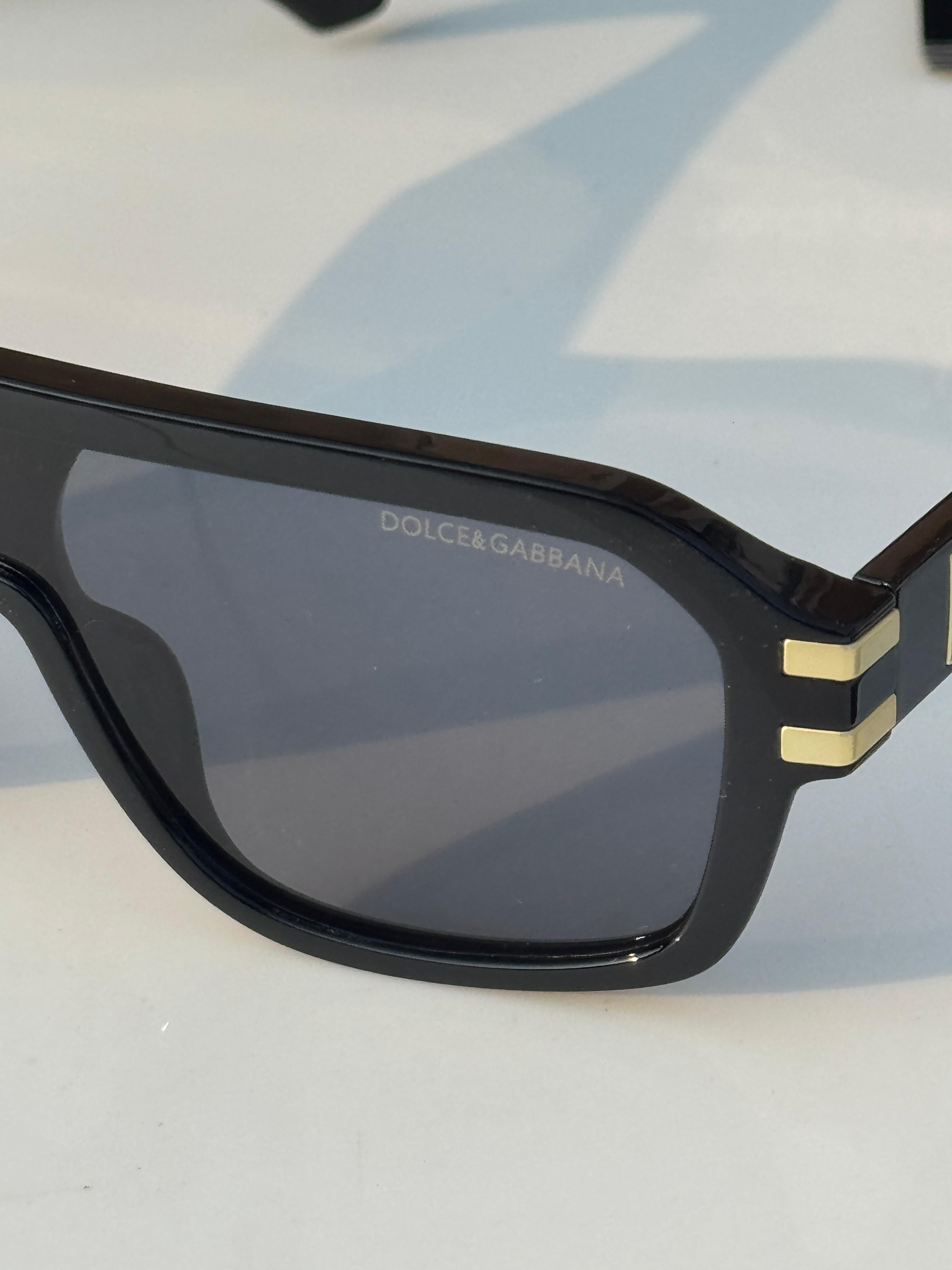 Dolc  4952 black gold SUNGLASS