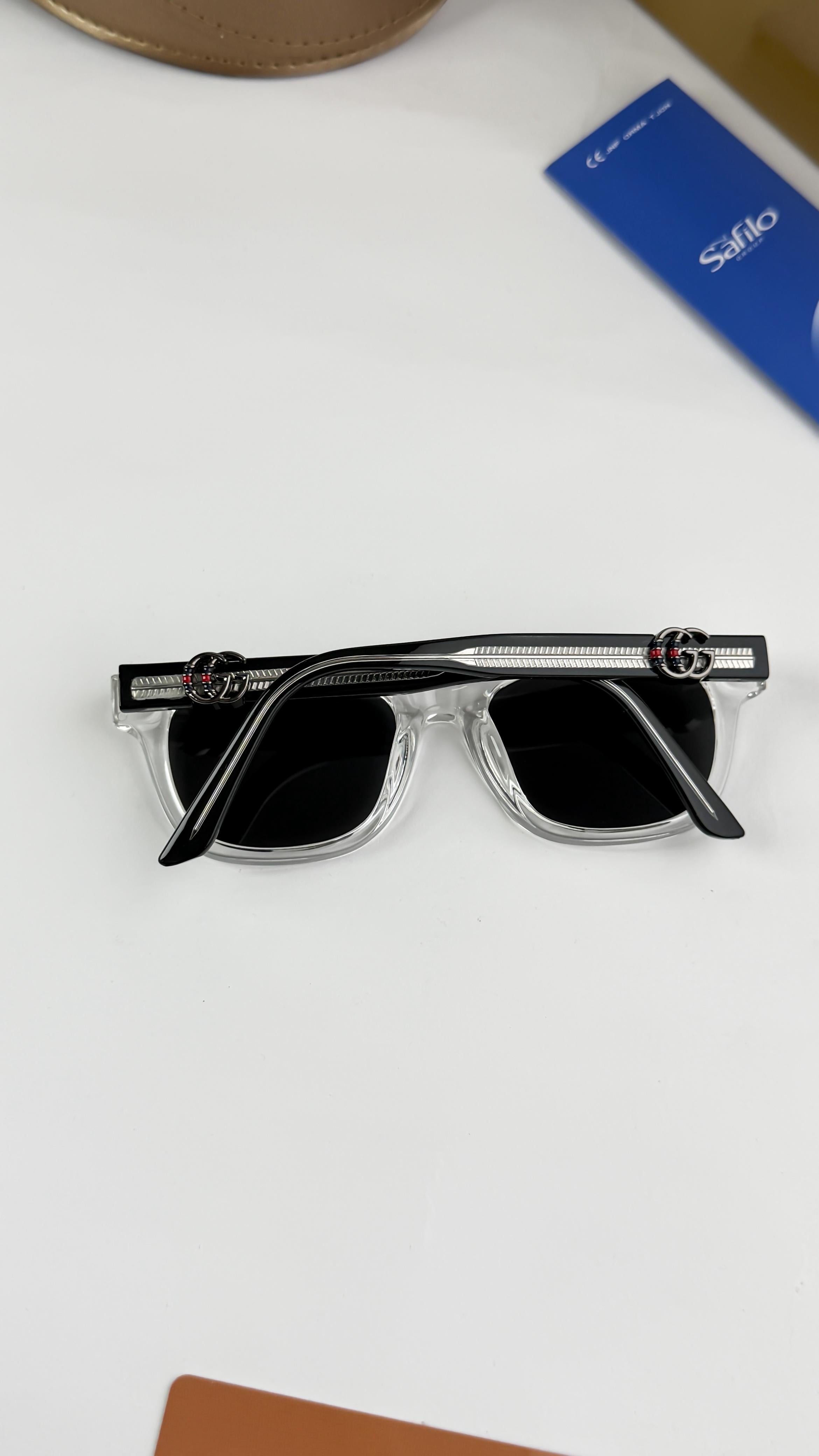 DOLC  BROWN 4952