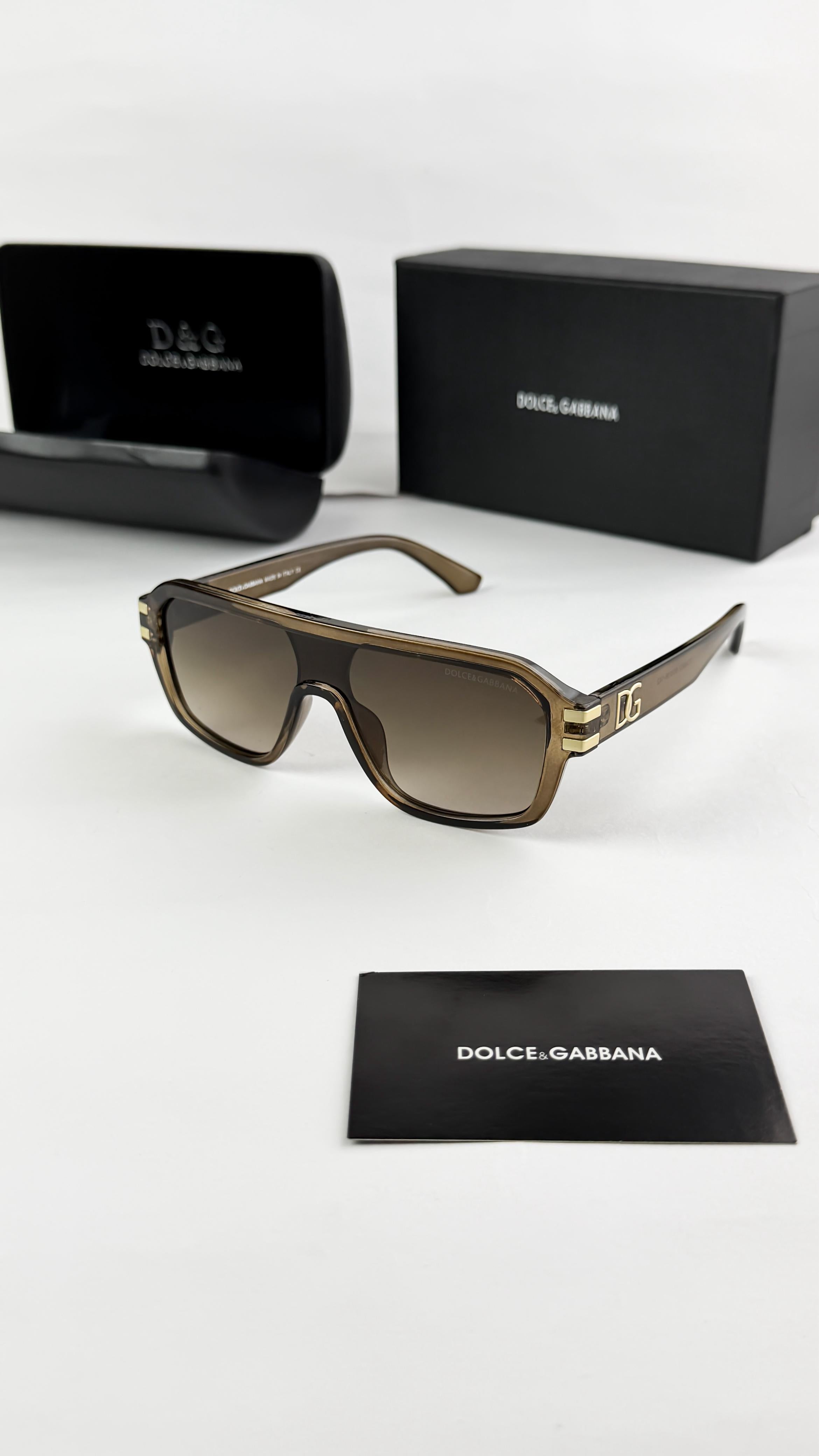 DOLC  BROWN 4952