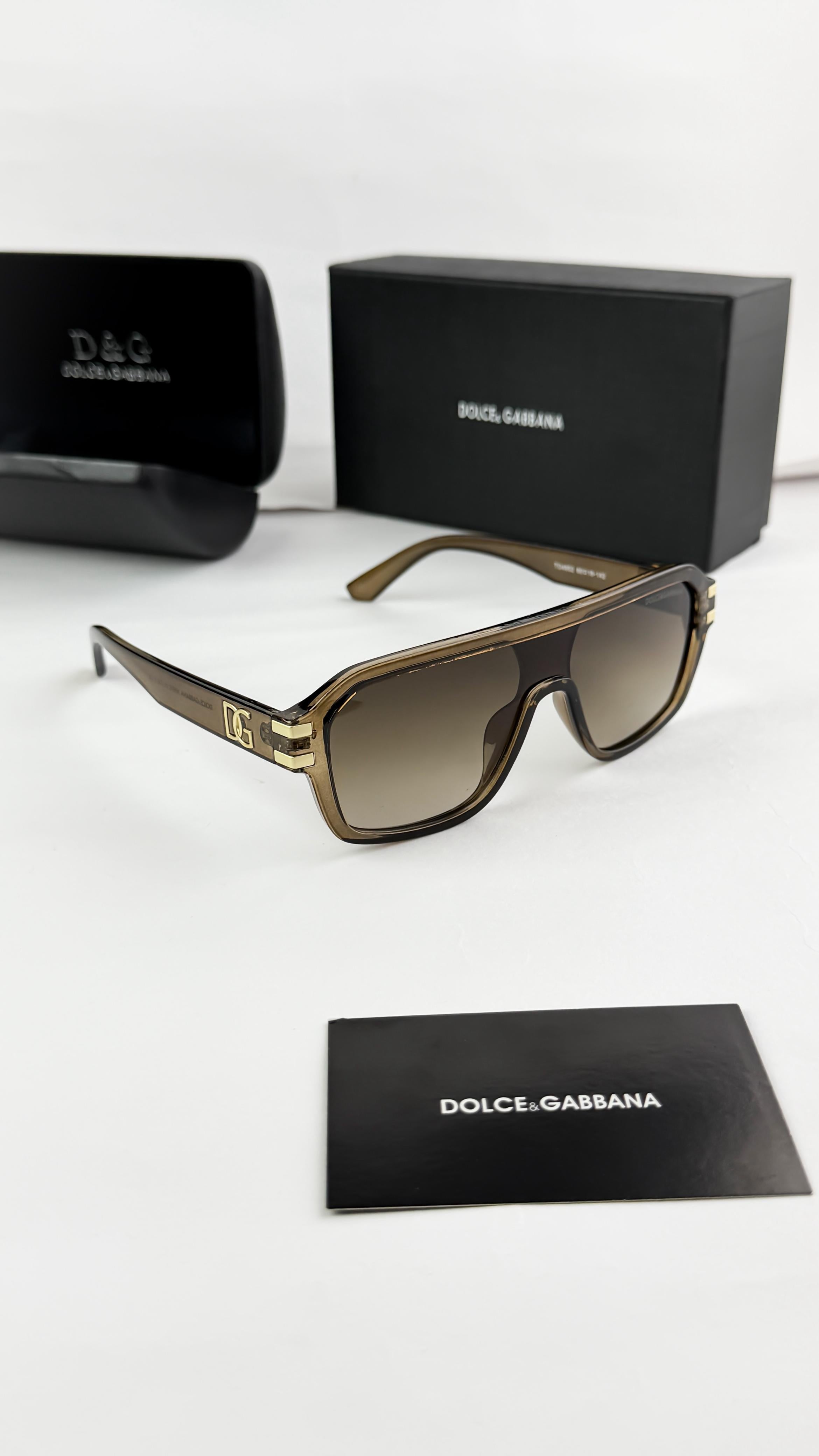 DOLC  BROWN 4952