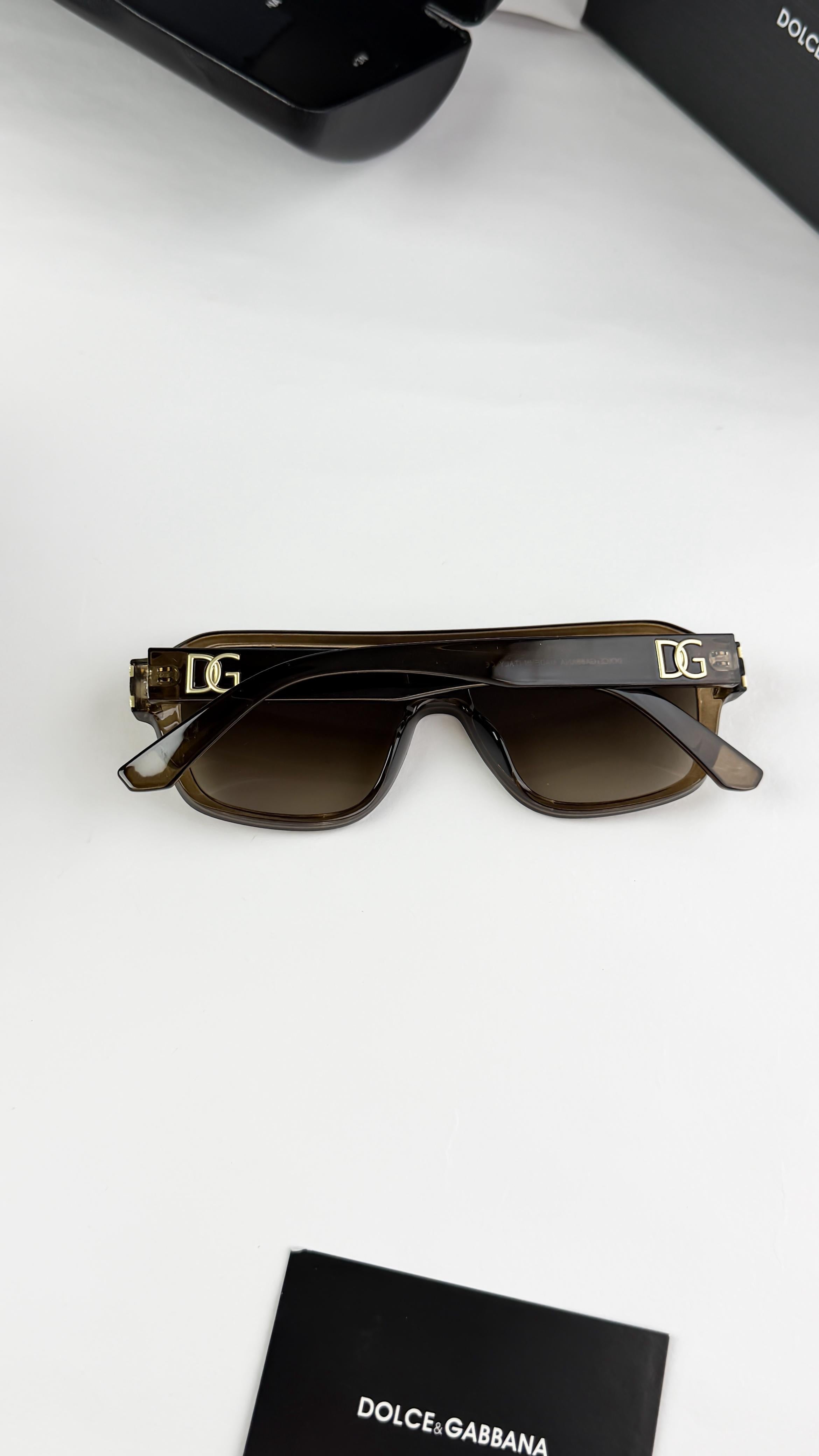 DOLC  BROWN 4952