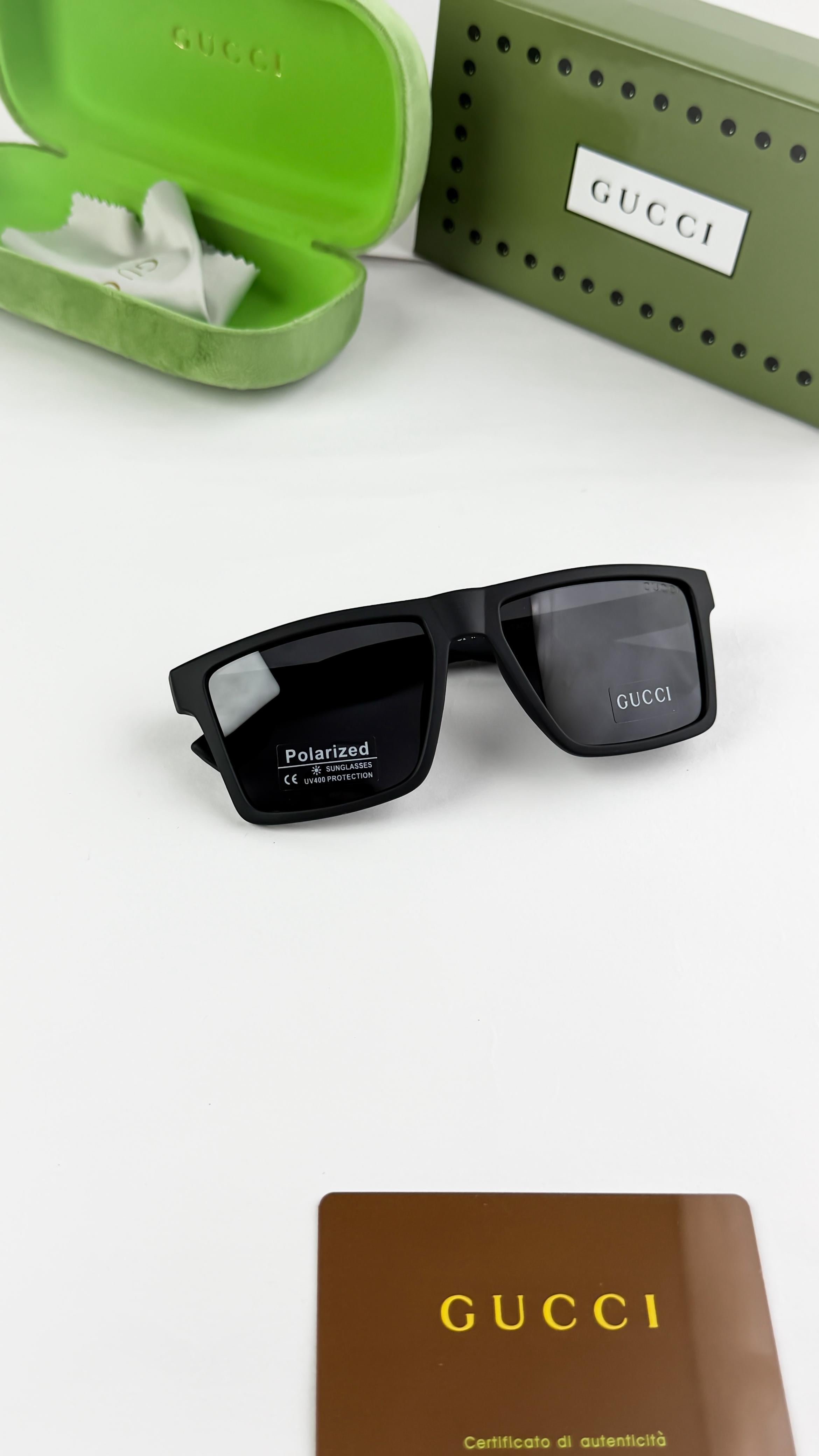 GU  BLACK 0716