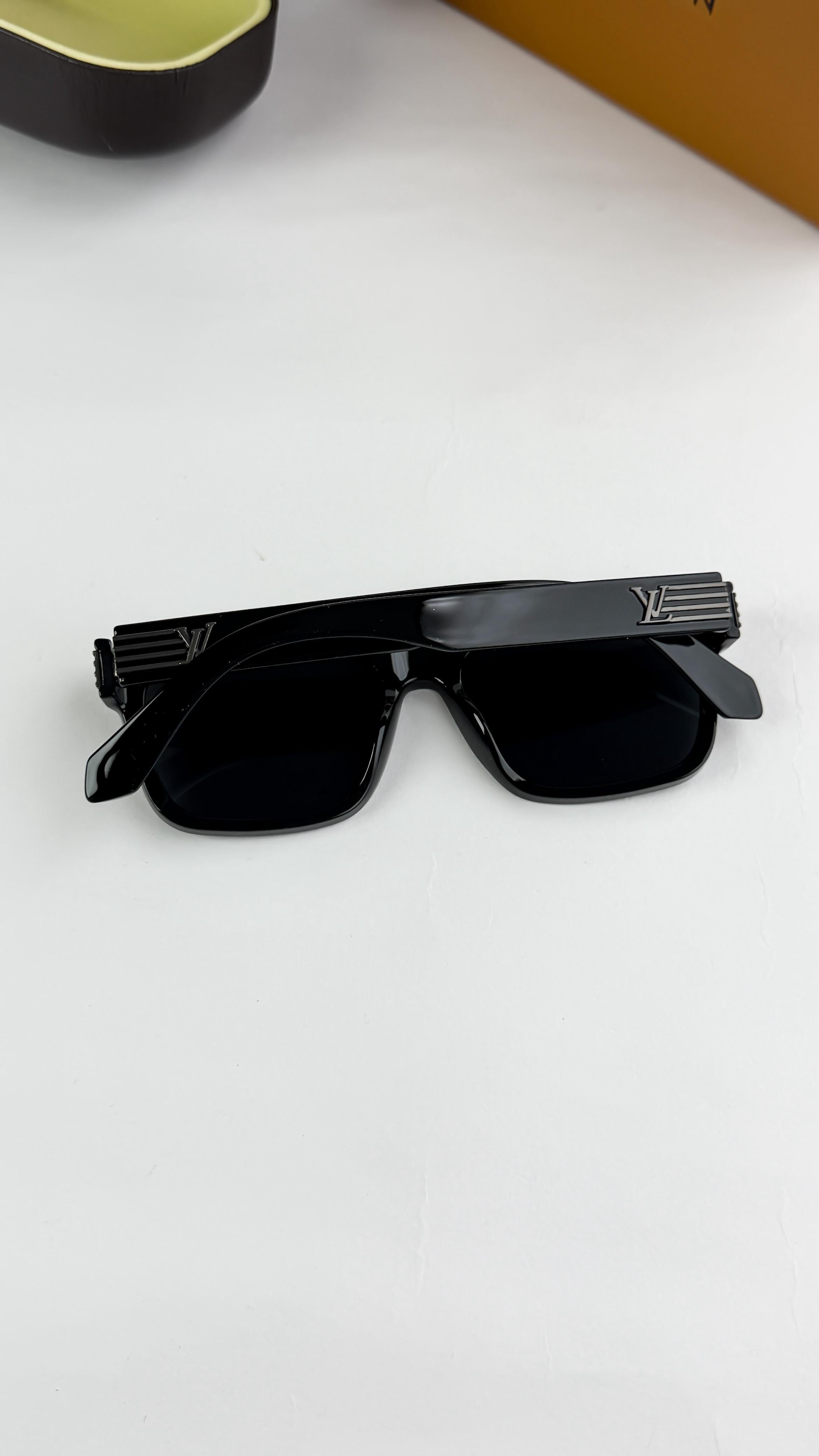 LOU  BLACK PEARL 2952 SUNGLASS