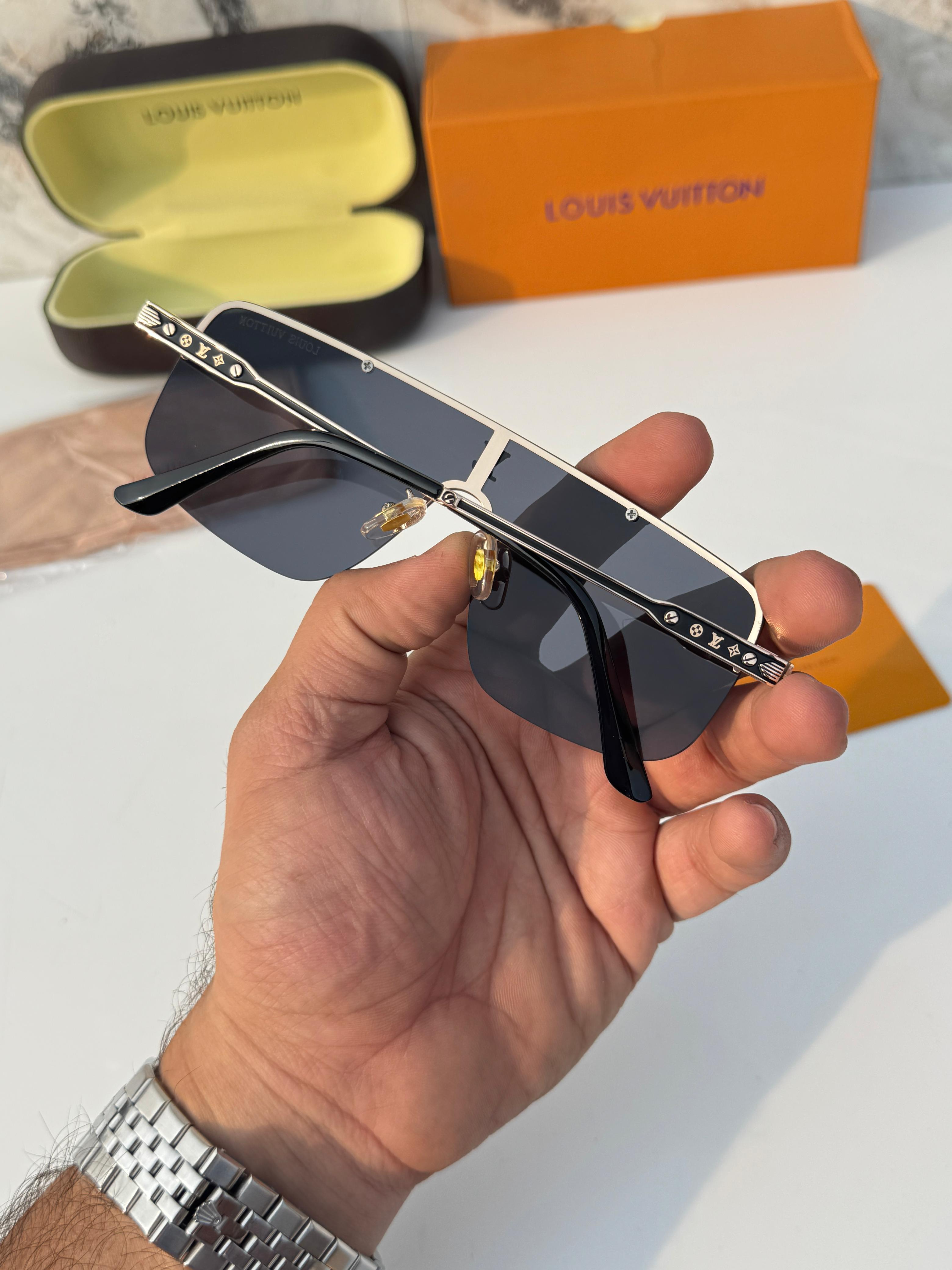 Lou 33015 gold black SUNGLASS