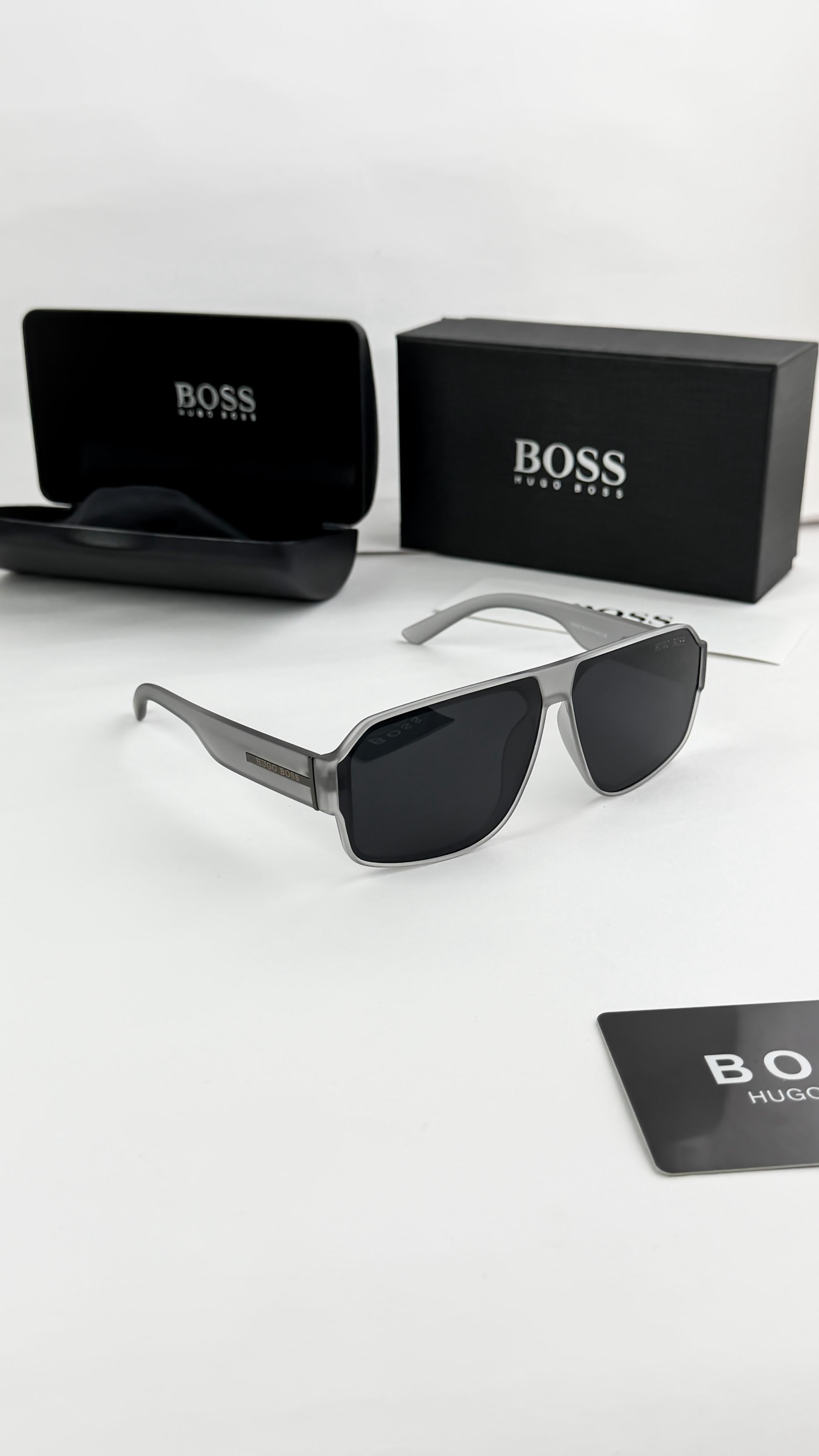 HUG GREY BLACK 26206 SUNGLASS