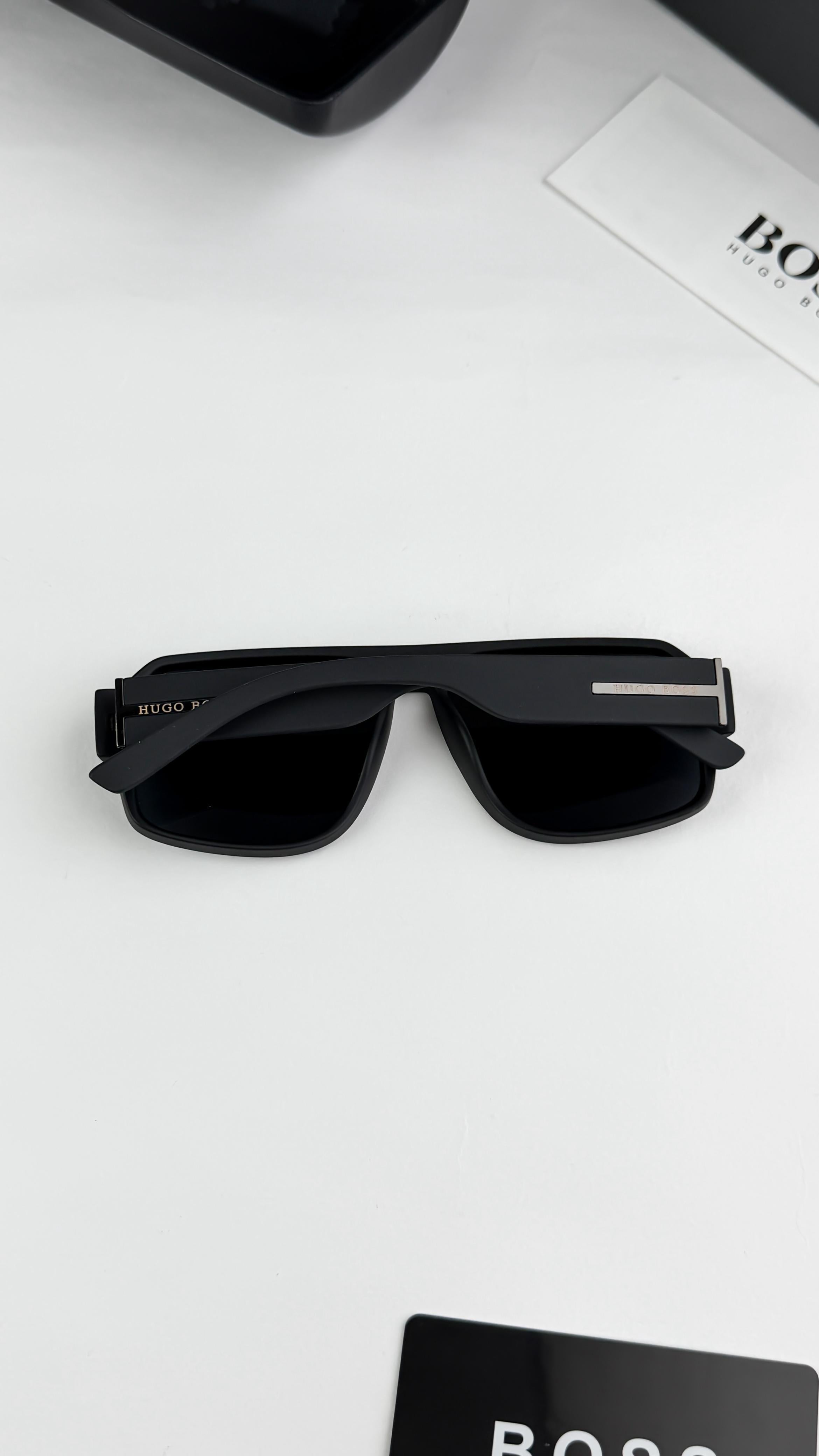 HUG 26206 SUNGLASS