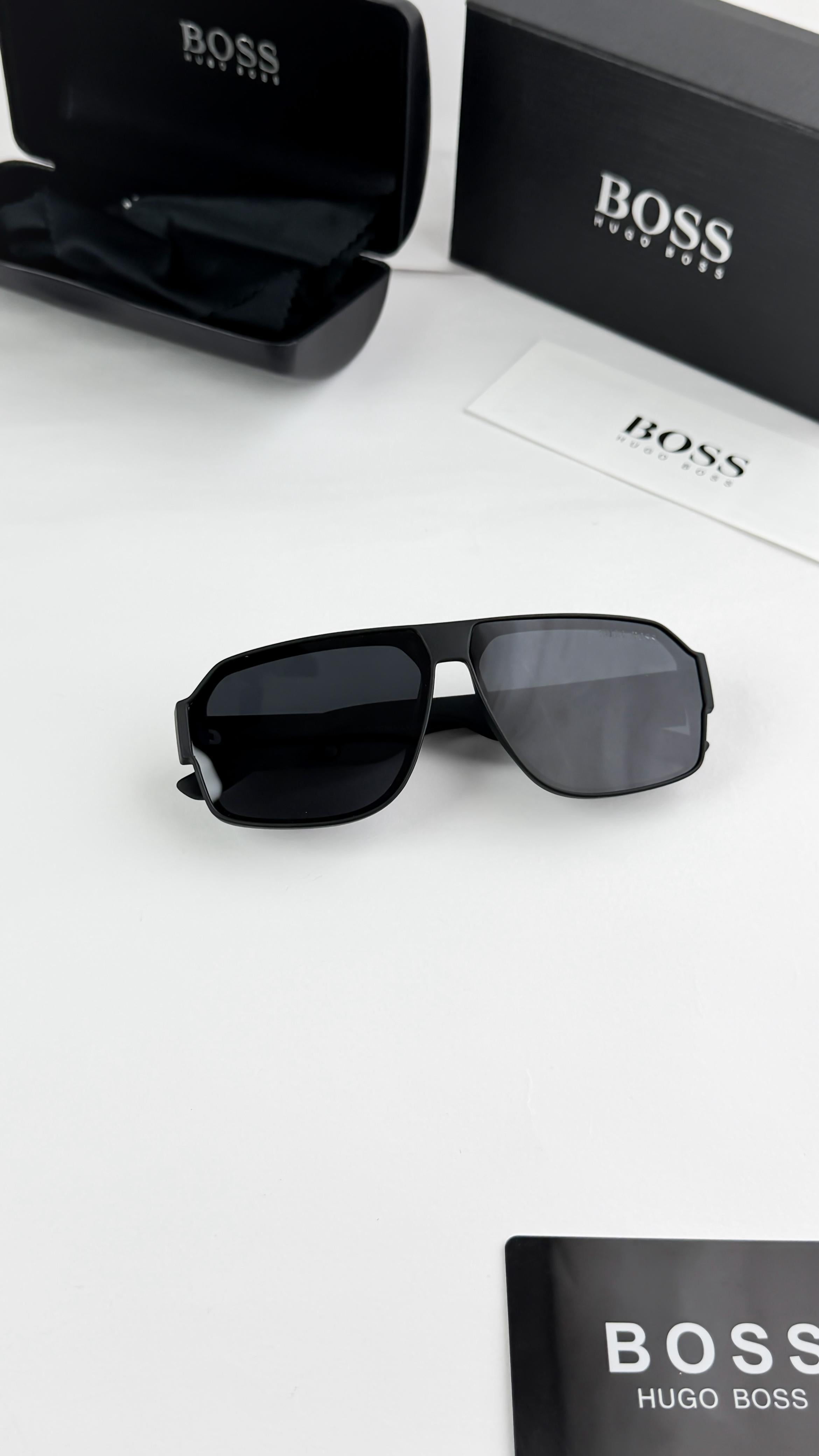 HUG 26206 SUNGLASS