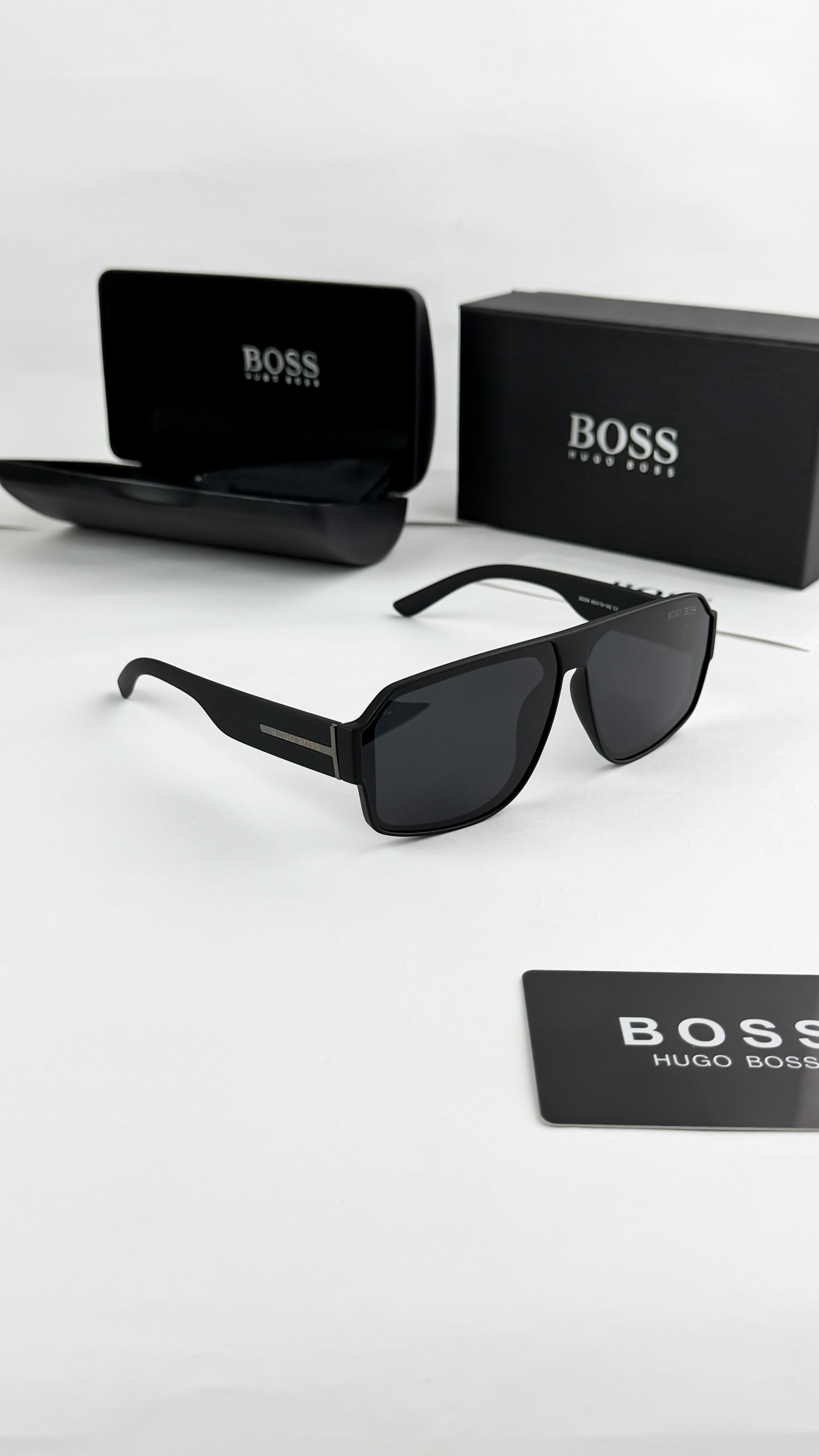 HUG 26206 SUNGLASS