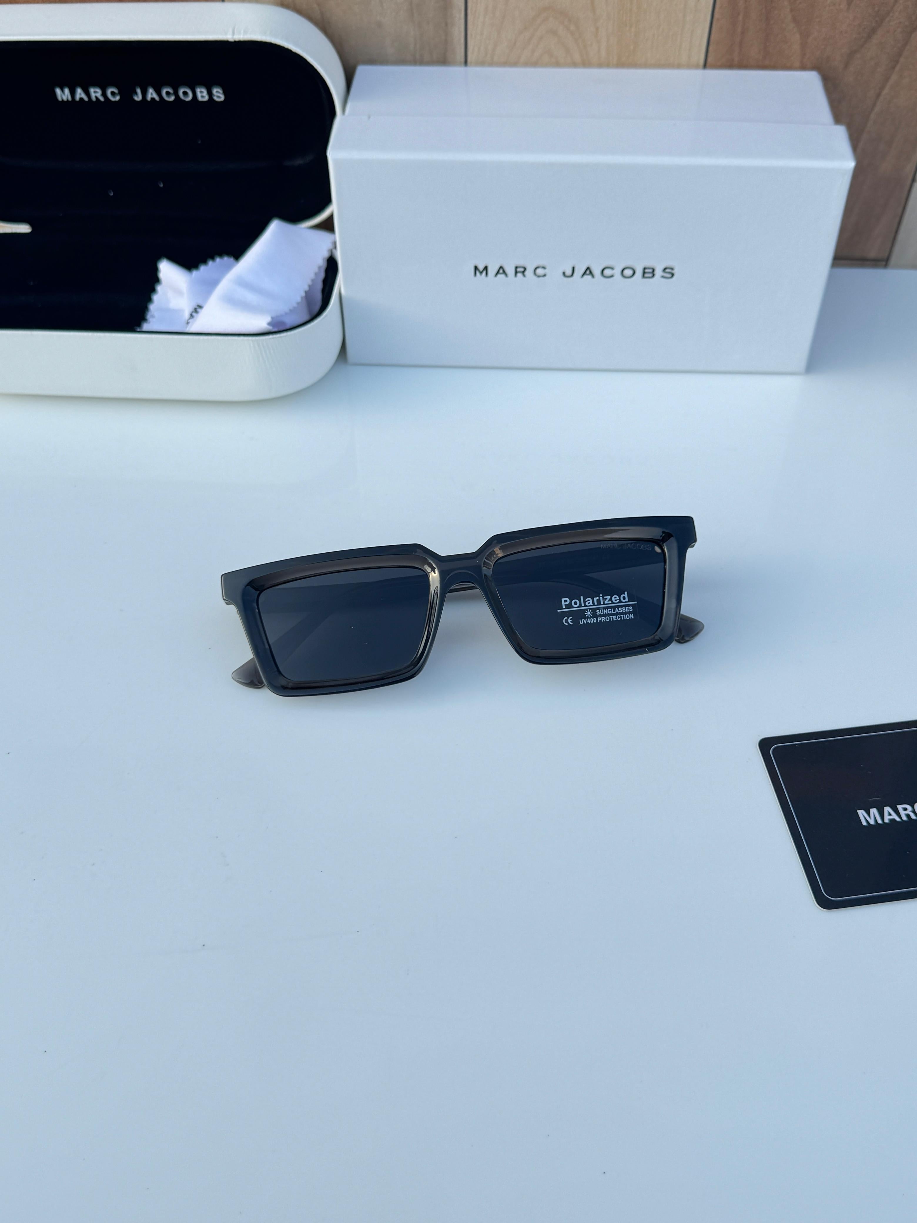 Ma_r_c jac_obs 11017 grey black