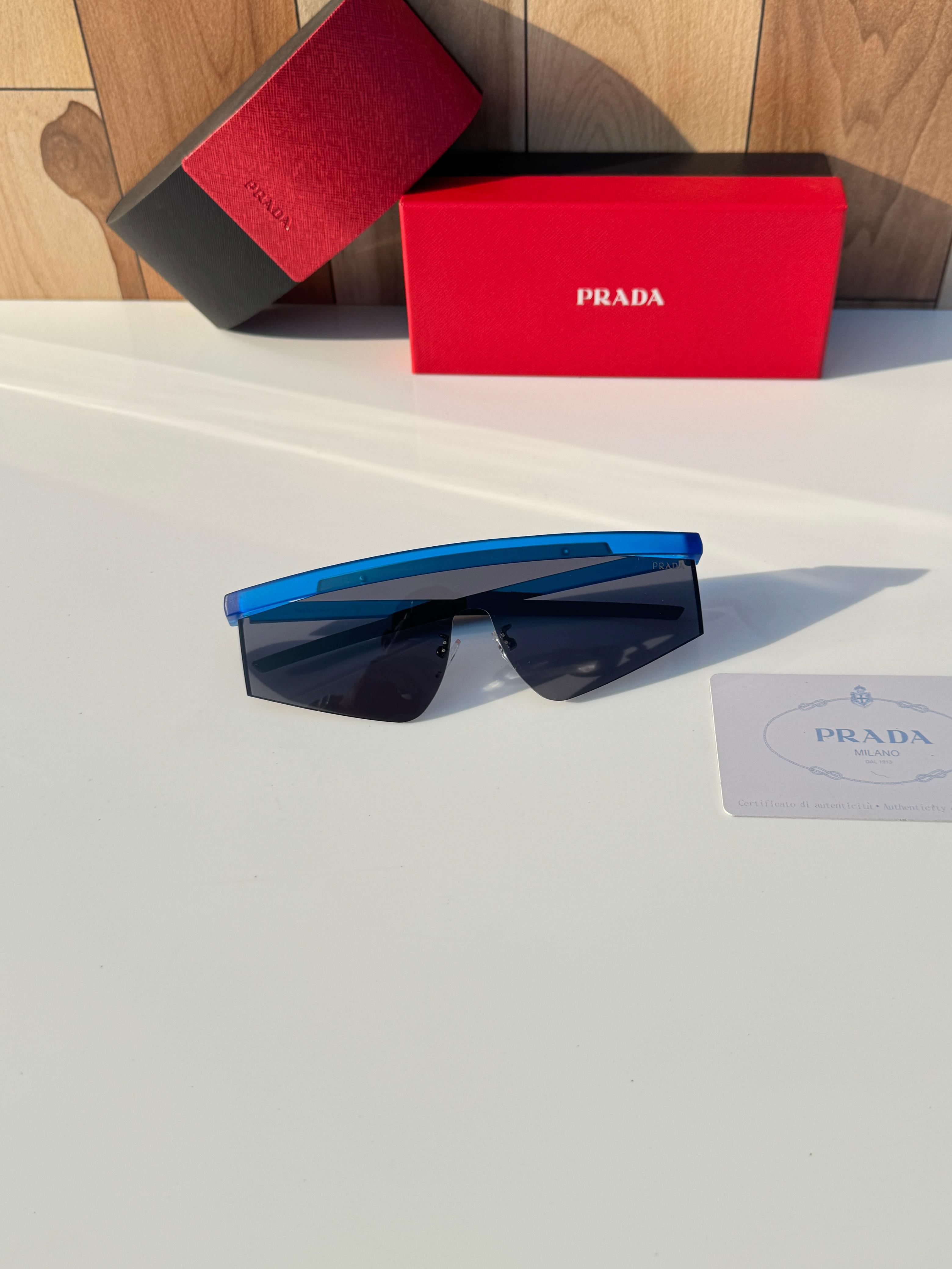Pra_d_a 217 blue black