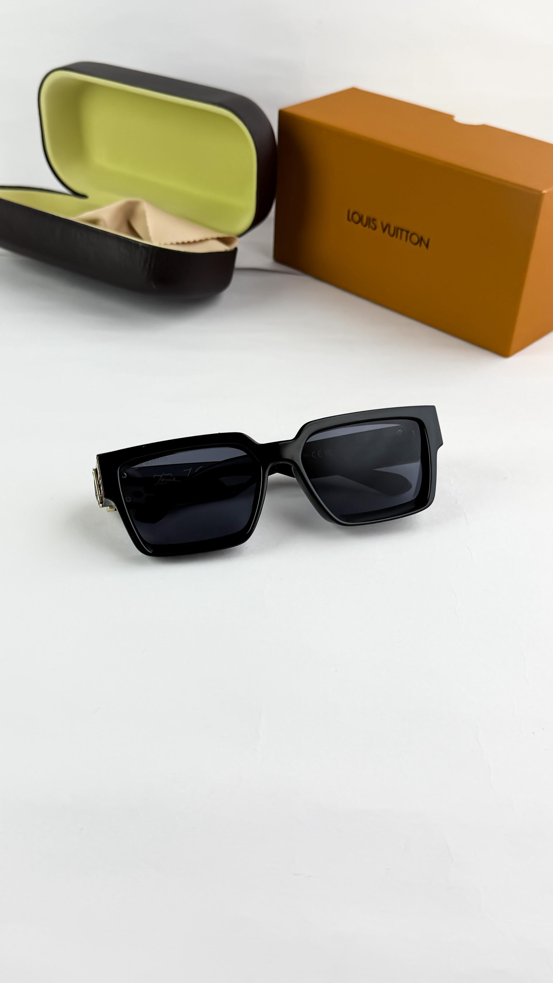 LOU  GOLD BLACK 1904