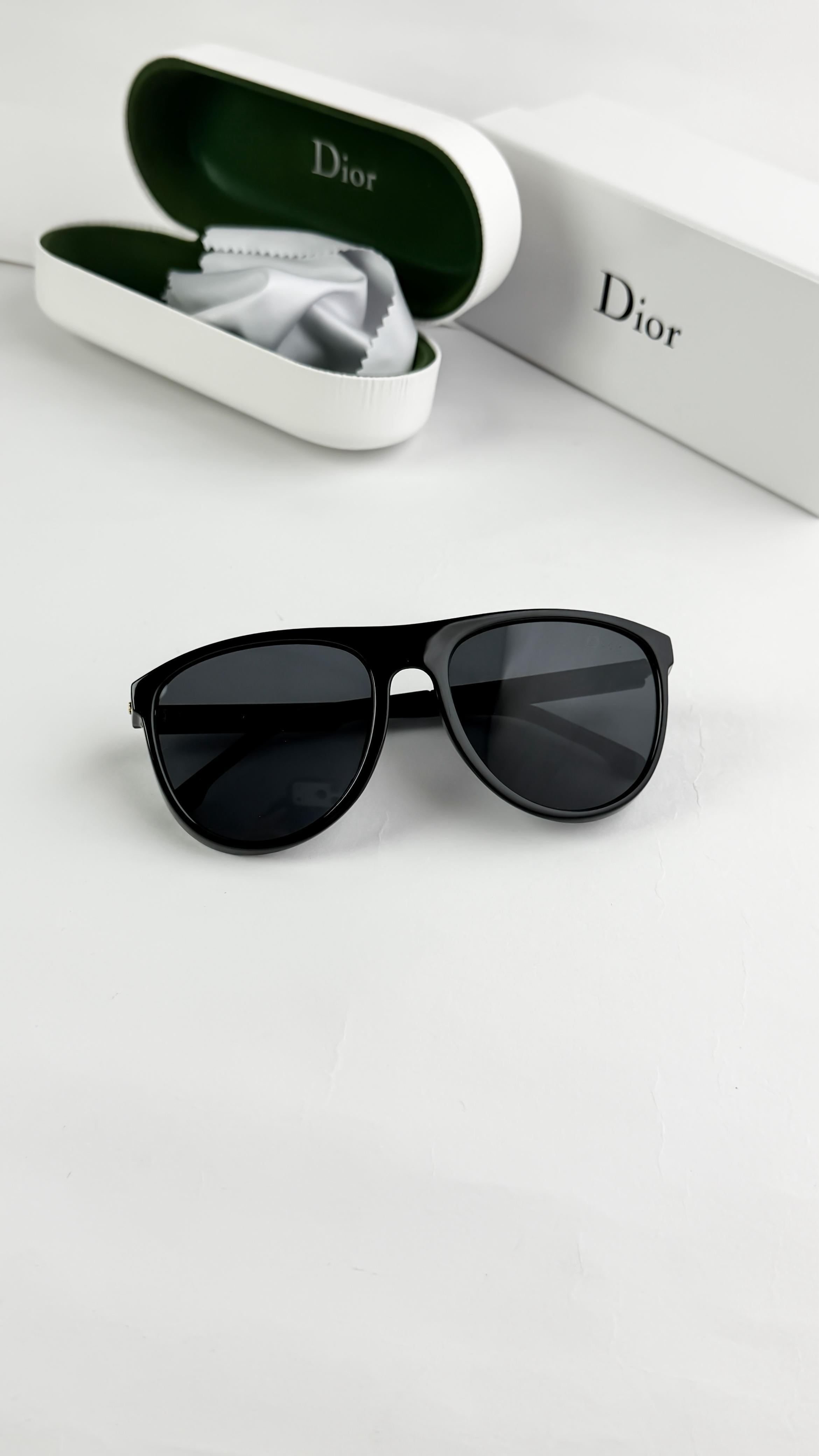 DI BLACK