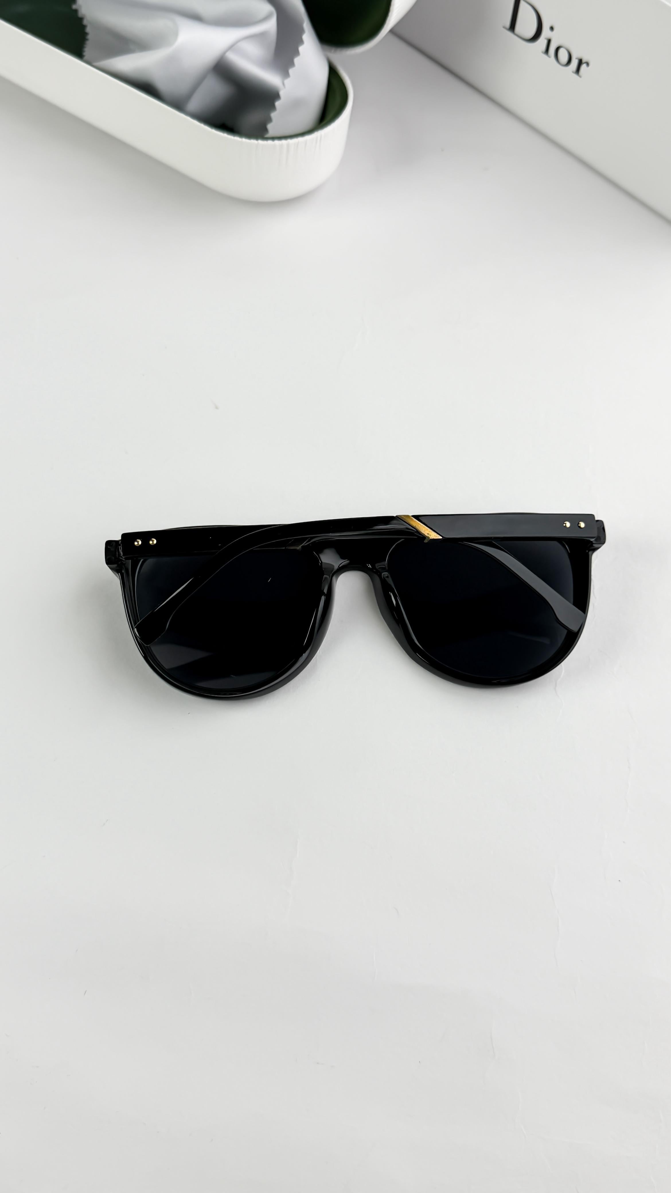 DI BLACK