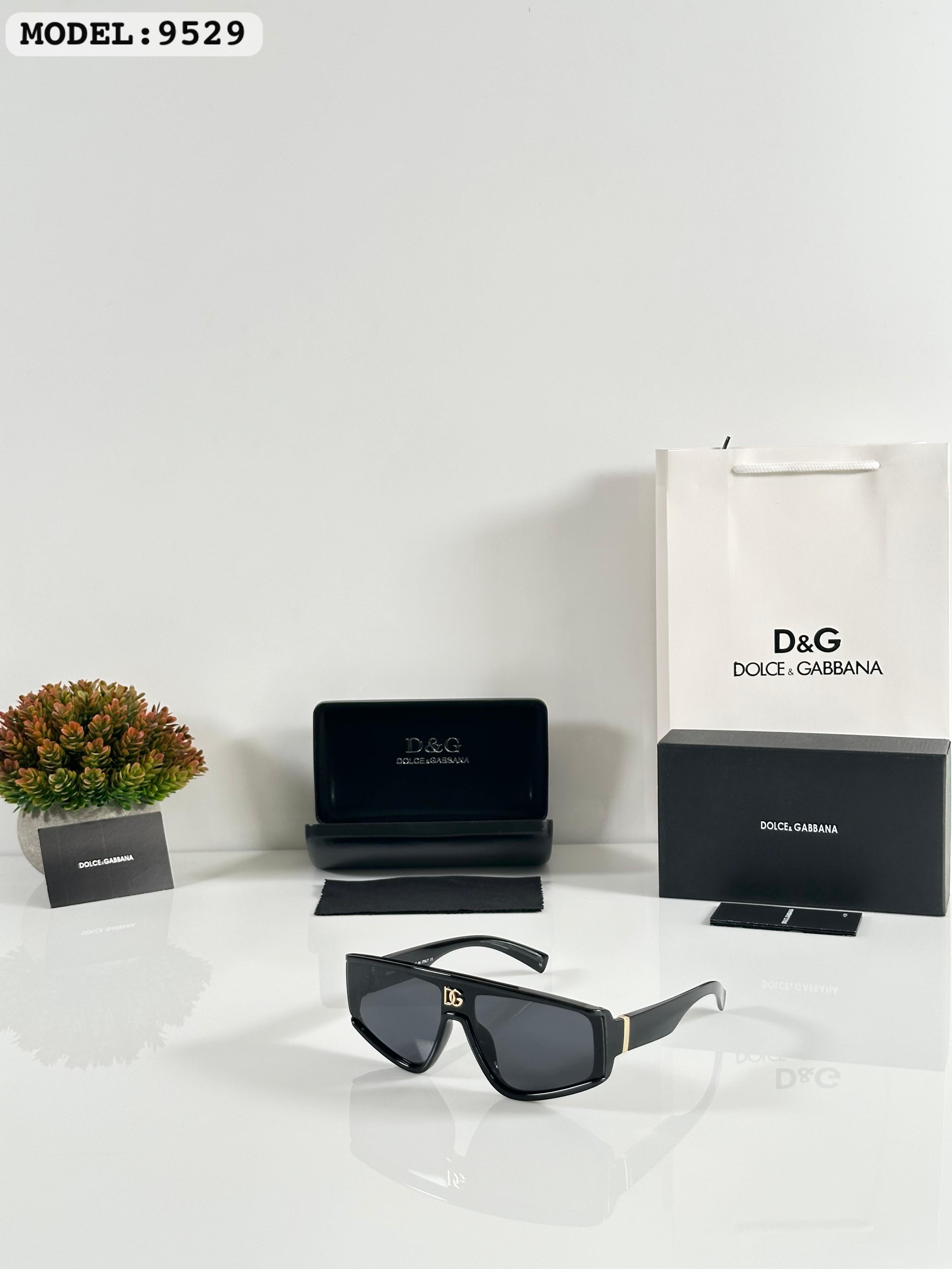 DOL  9529 BLACK SUNGLASS