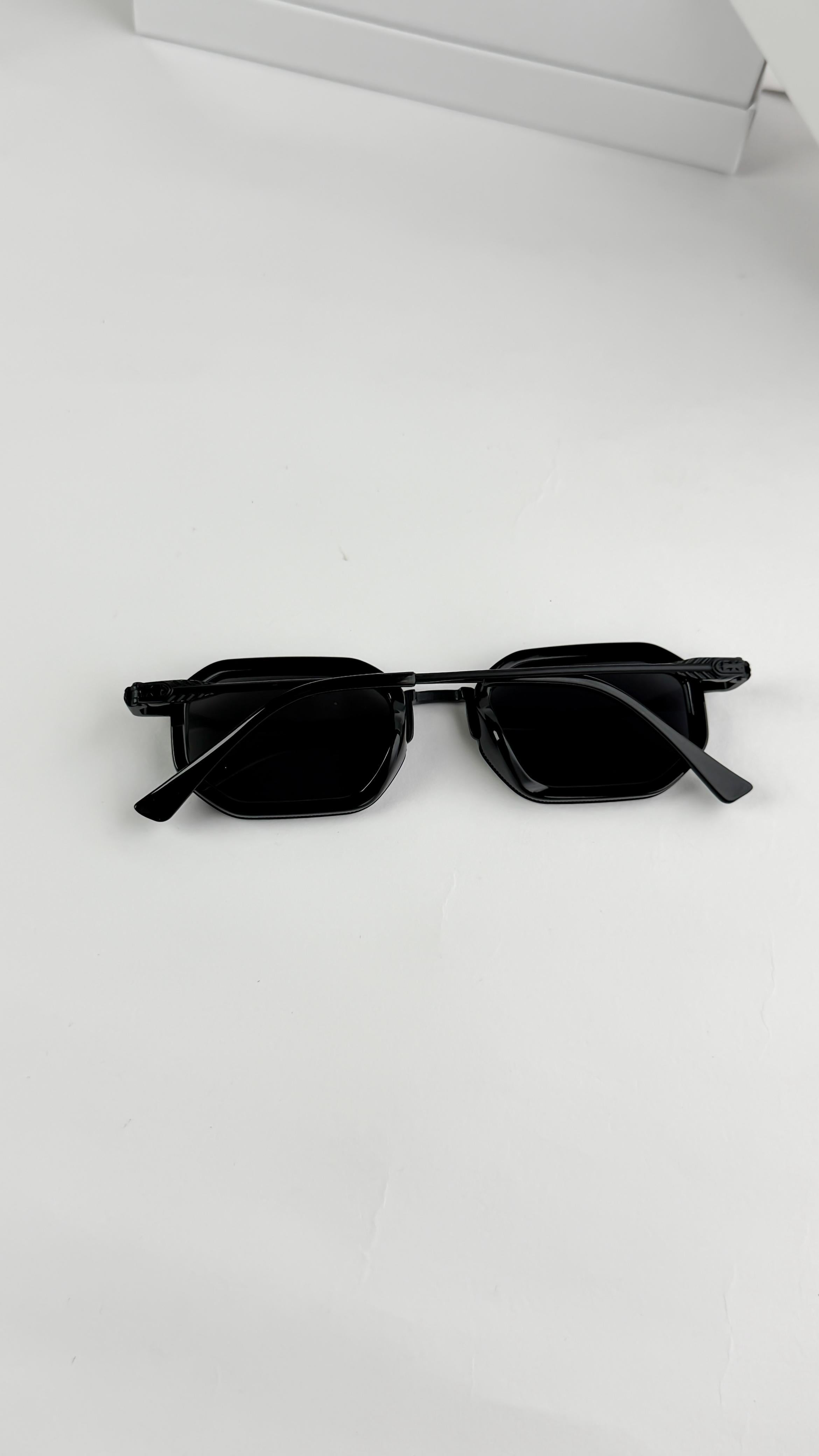 CHr HEART BLACK PEARL SUNGLASS