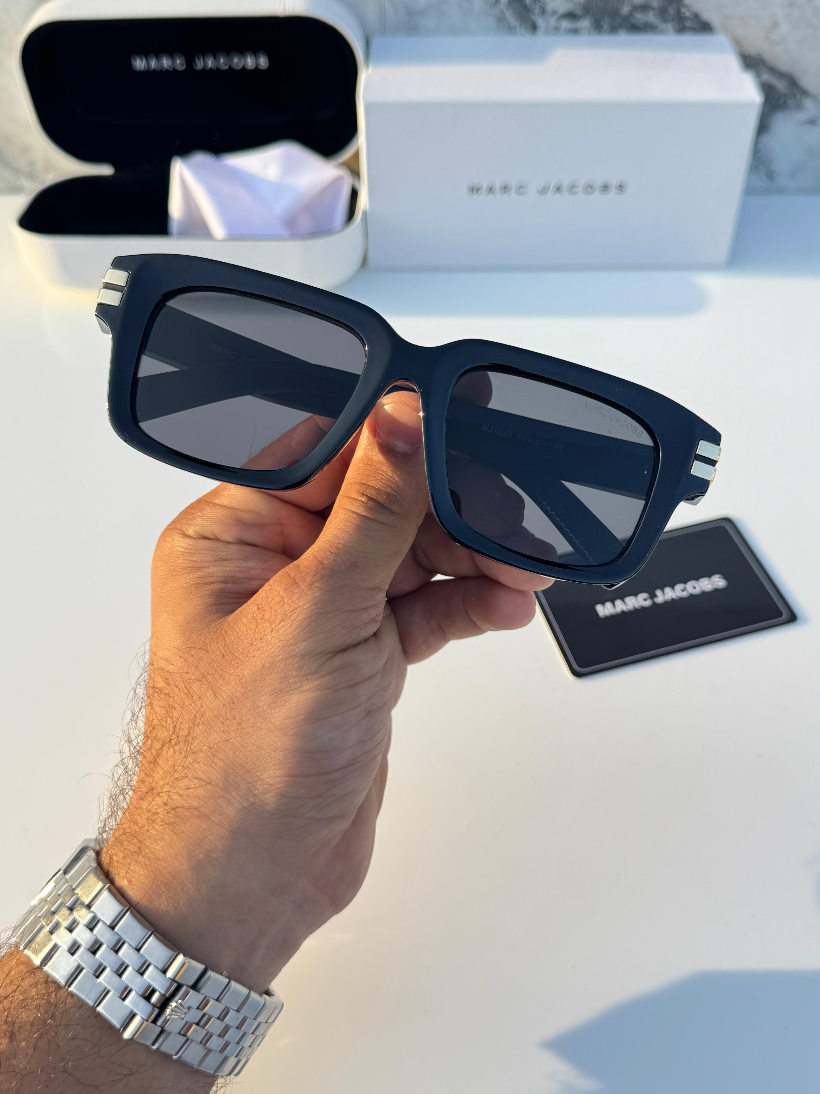 Mar  1020 black gold SUNGLASS