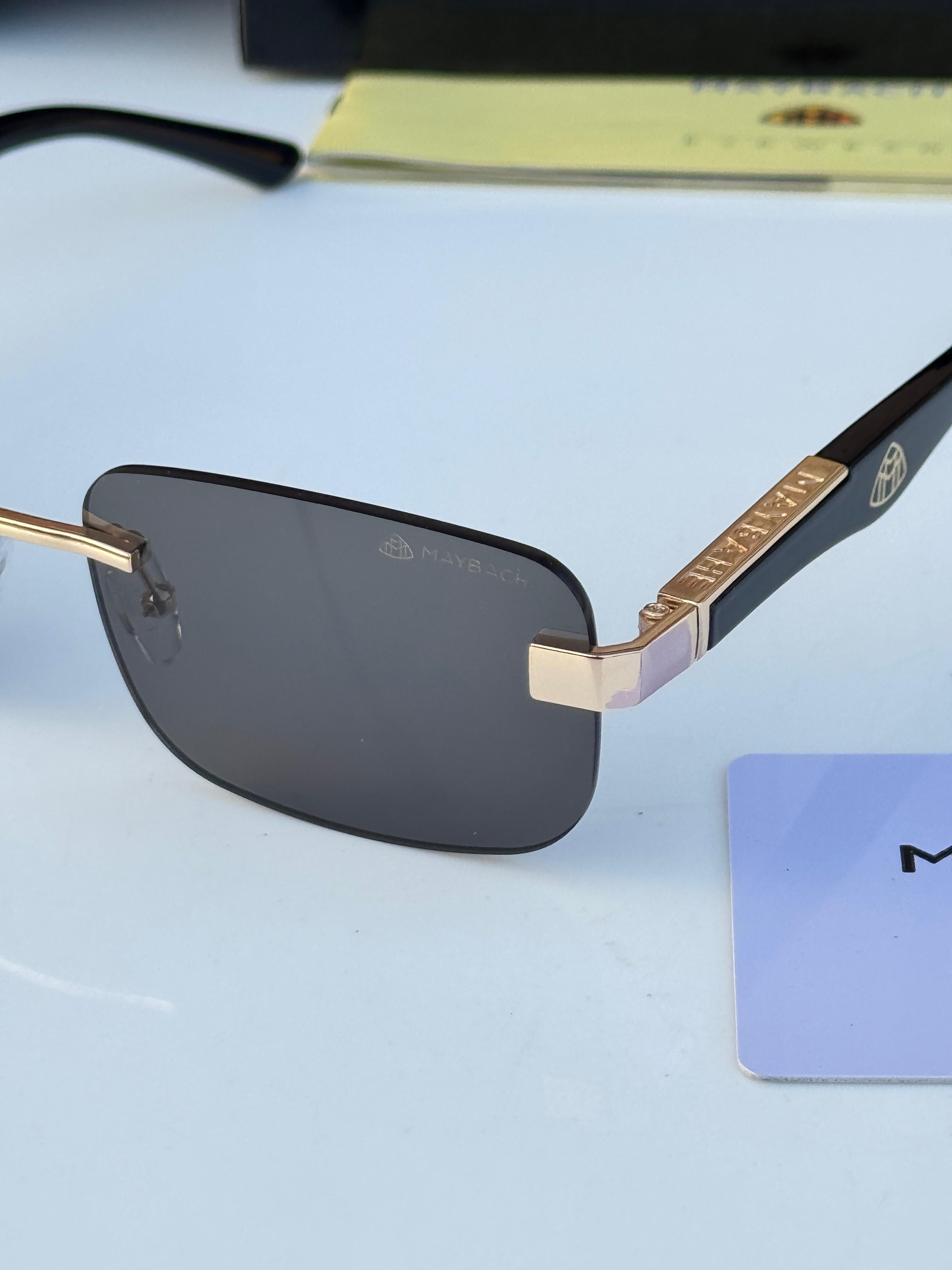May 1030 gold blac SUNGLASS