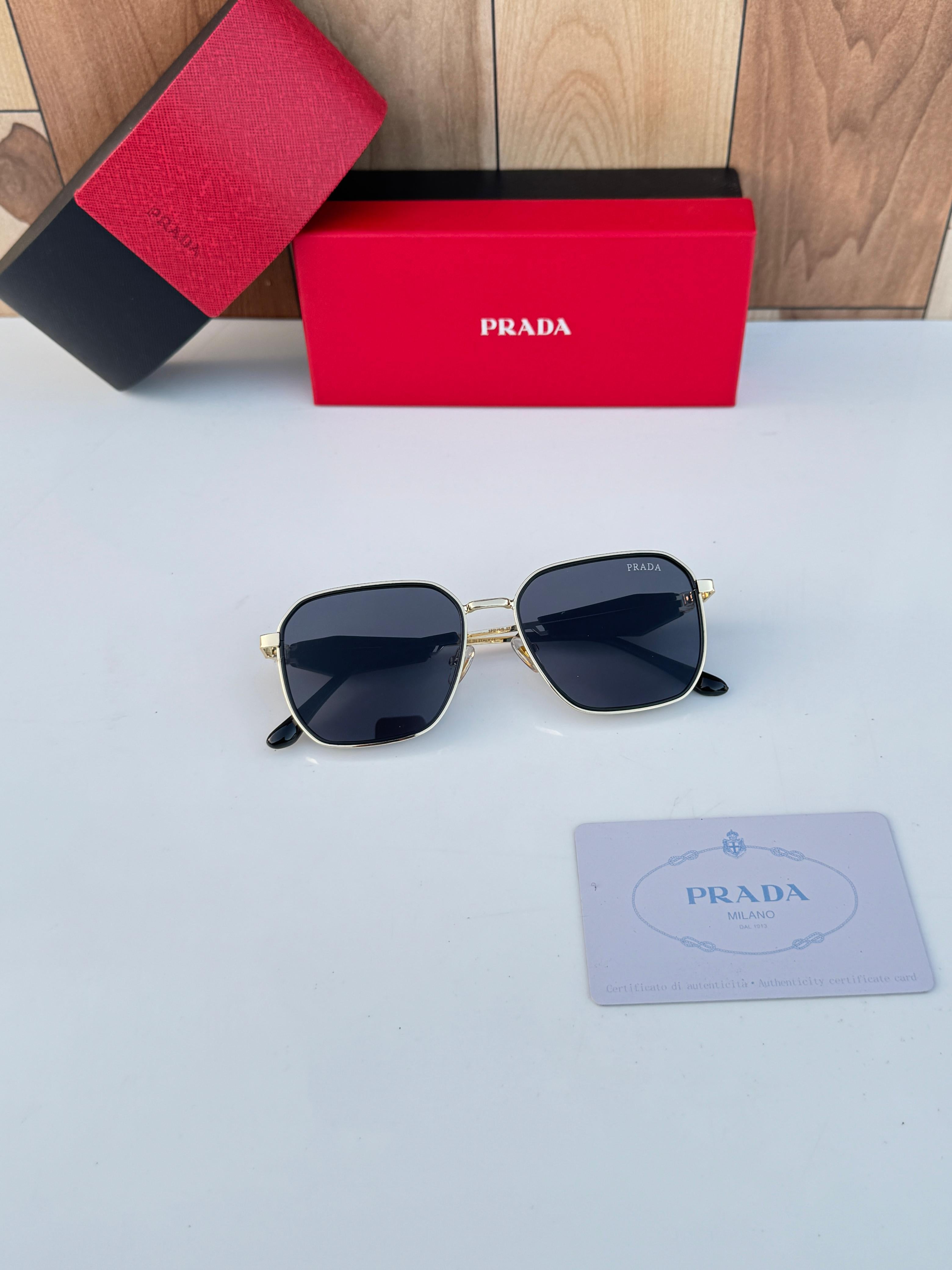 Pra 119 gold black SUNGLASS