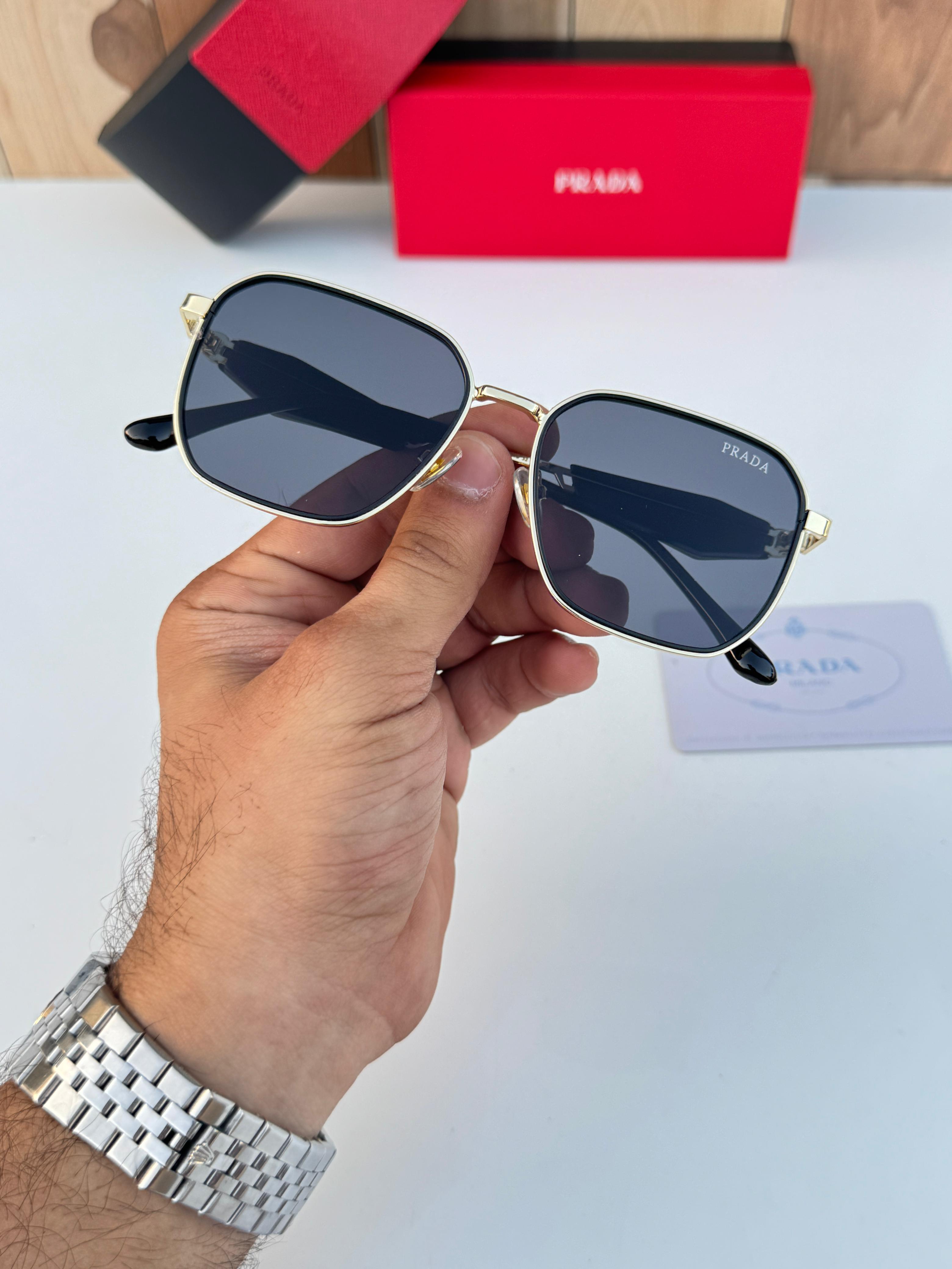 Pra 119 gold black SUNGLASS