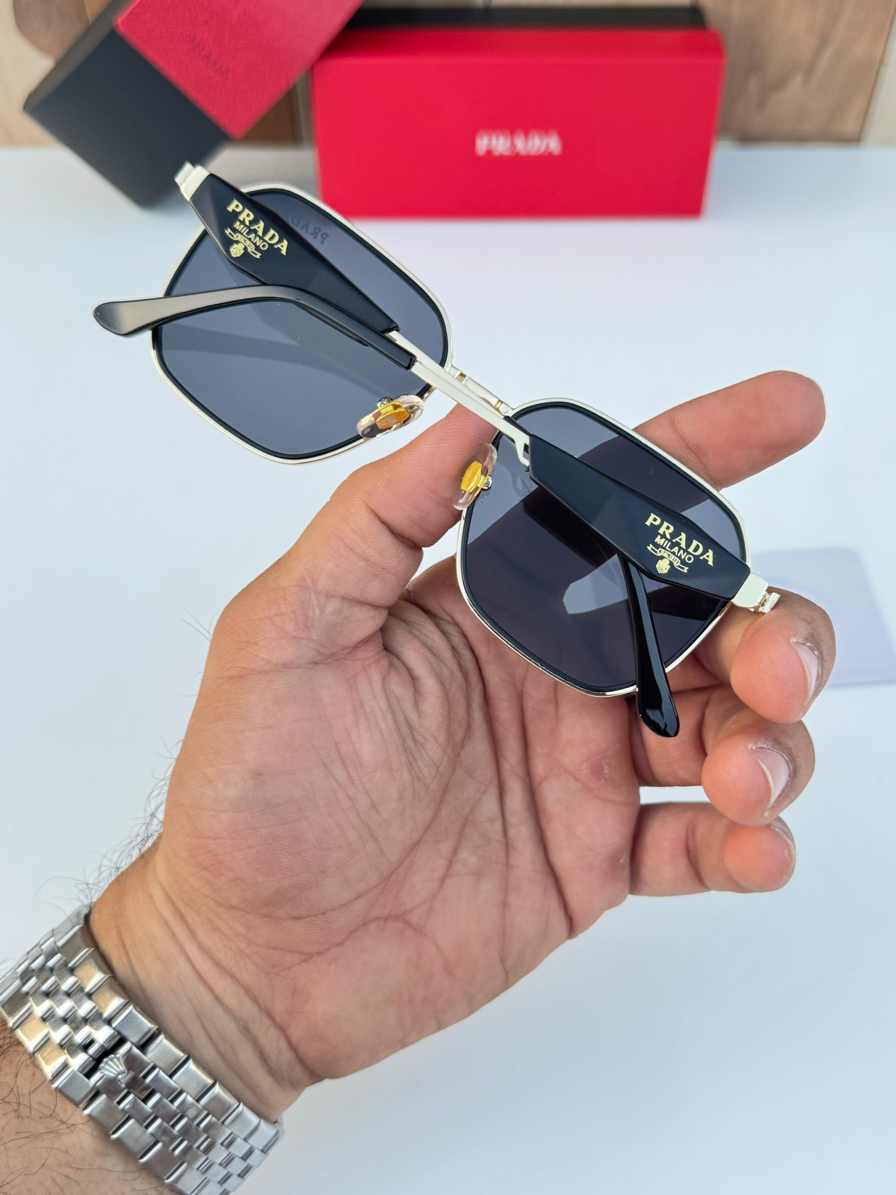 Pra 119 gold black SUNGLASS