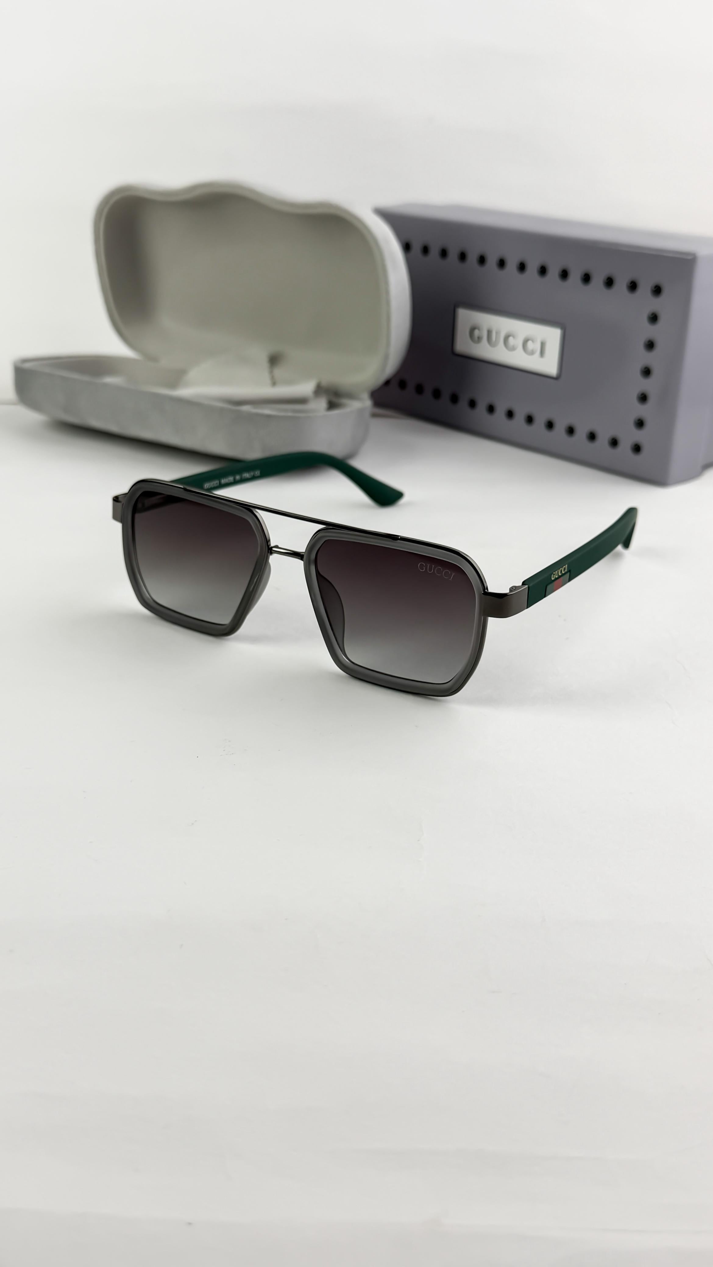 GU 26151 SUNGLASS