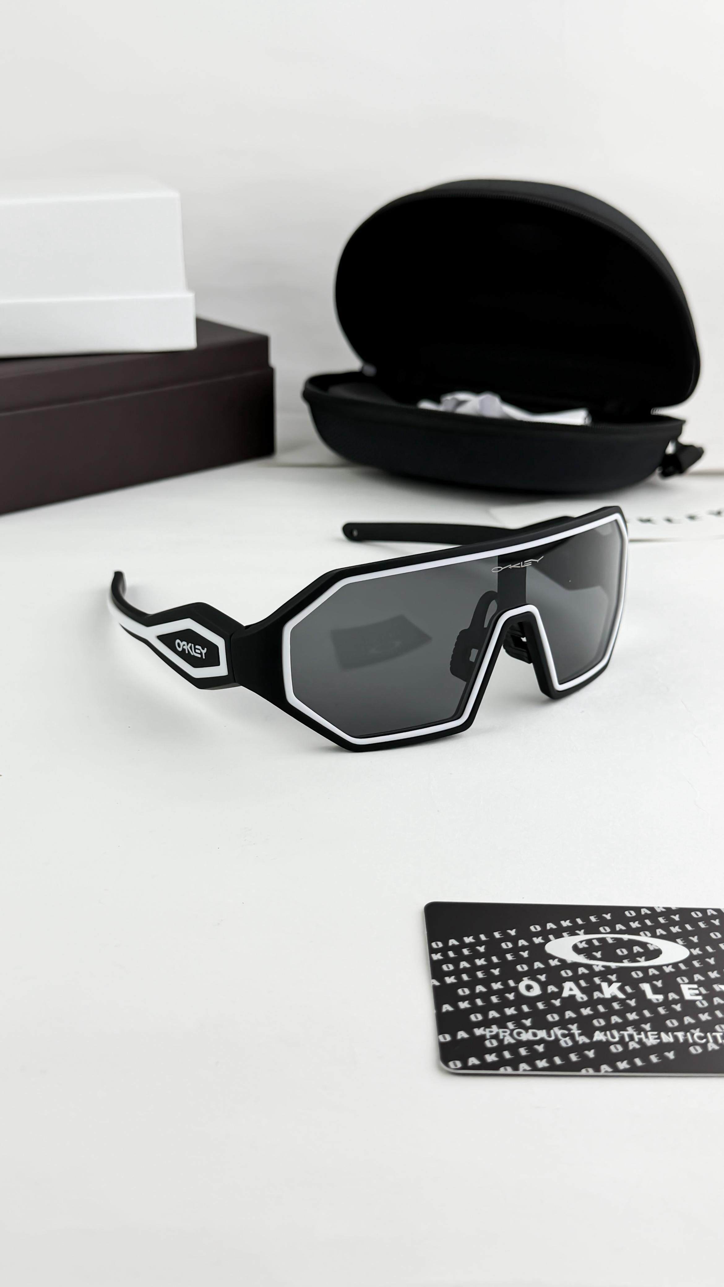 OAK BLACK 606 SUNGLASS