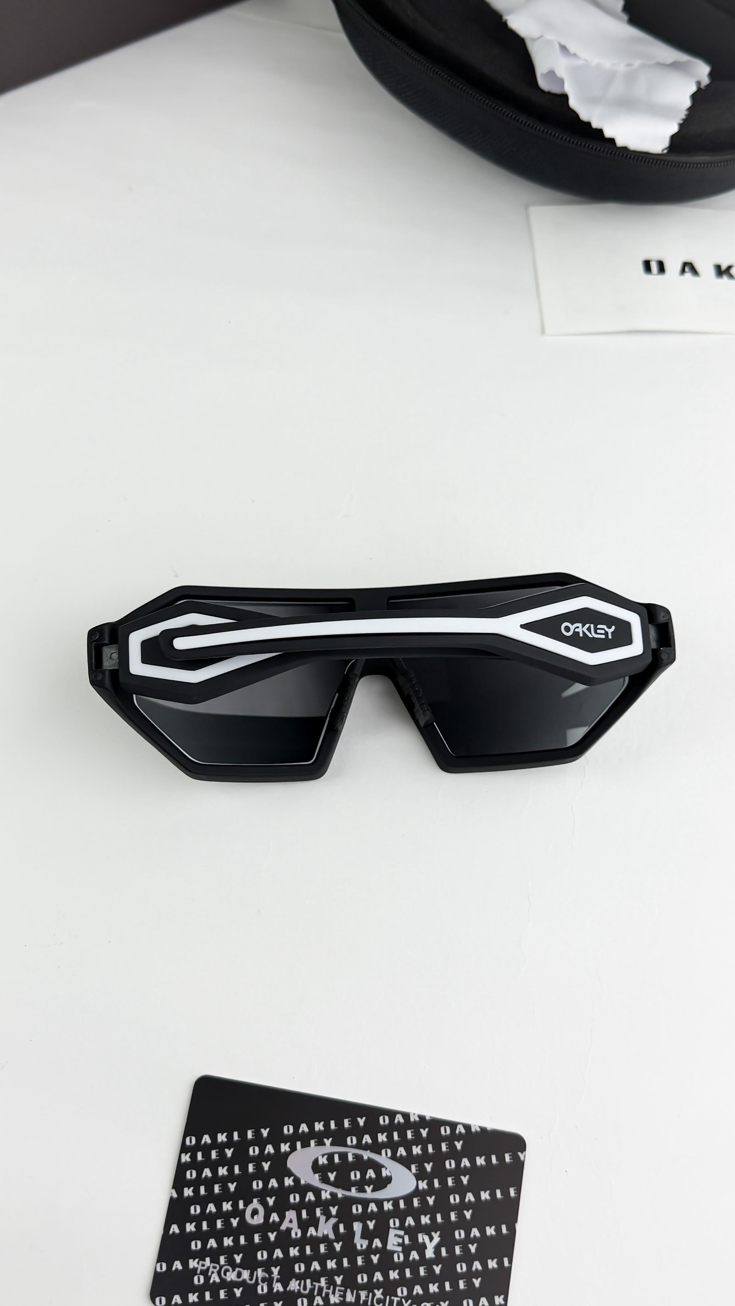 OAK BLACK 606 SUNGLASS
