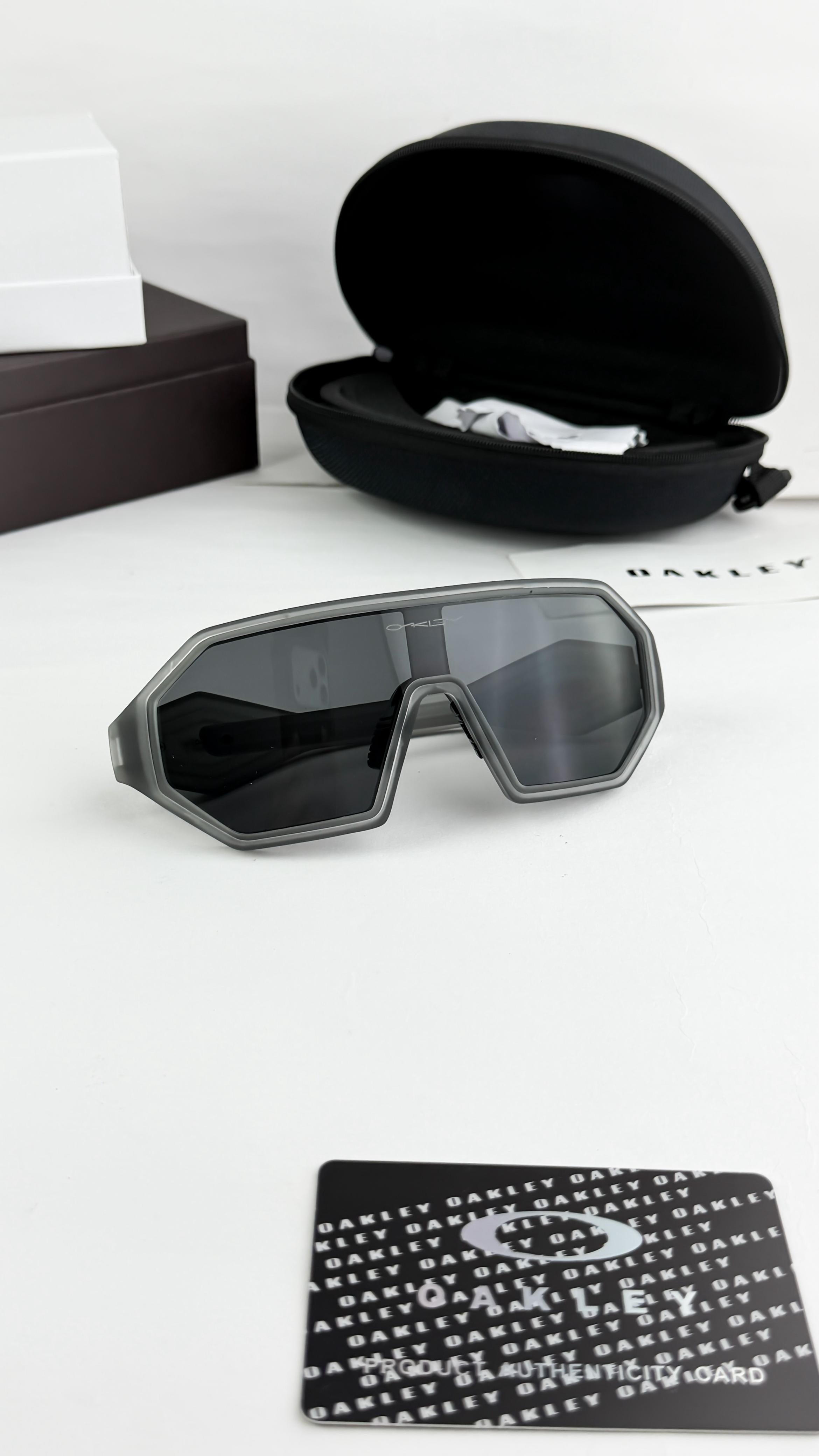 OAK 7845 SUNGLASS