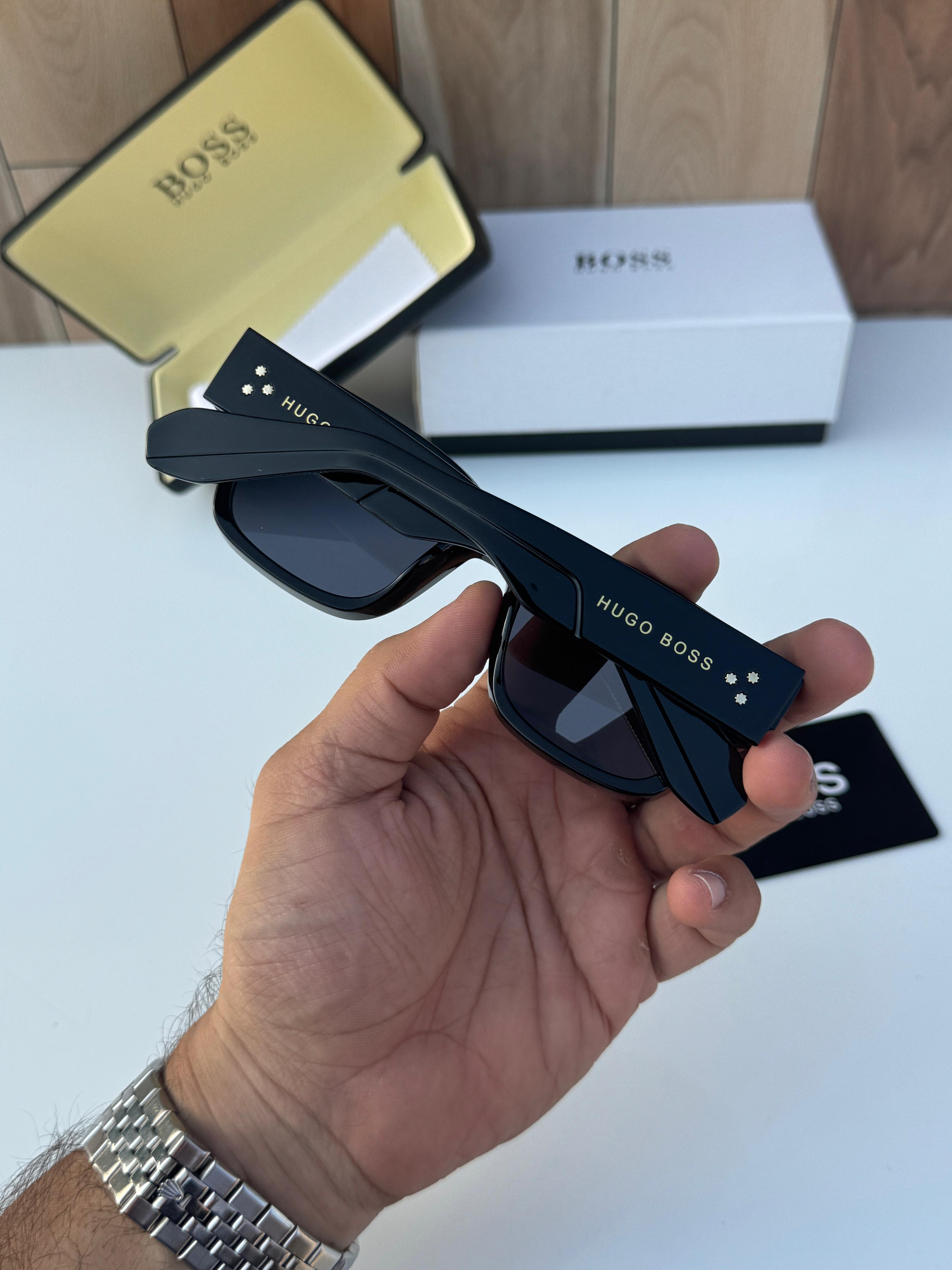 HUG 448 SUNGLASS