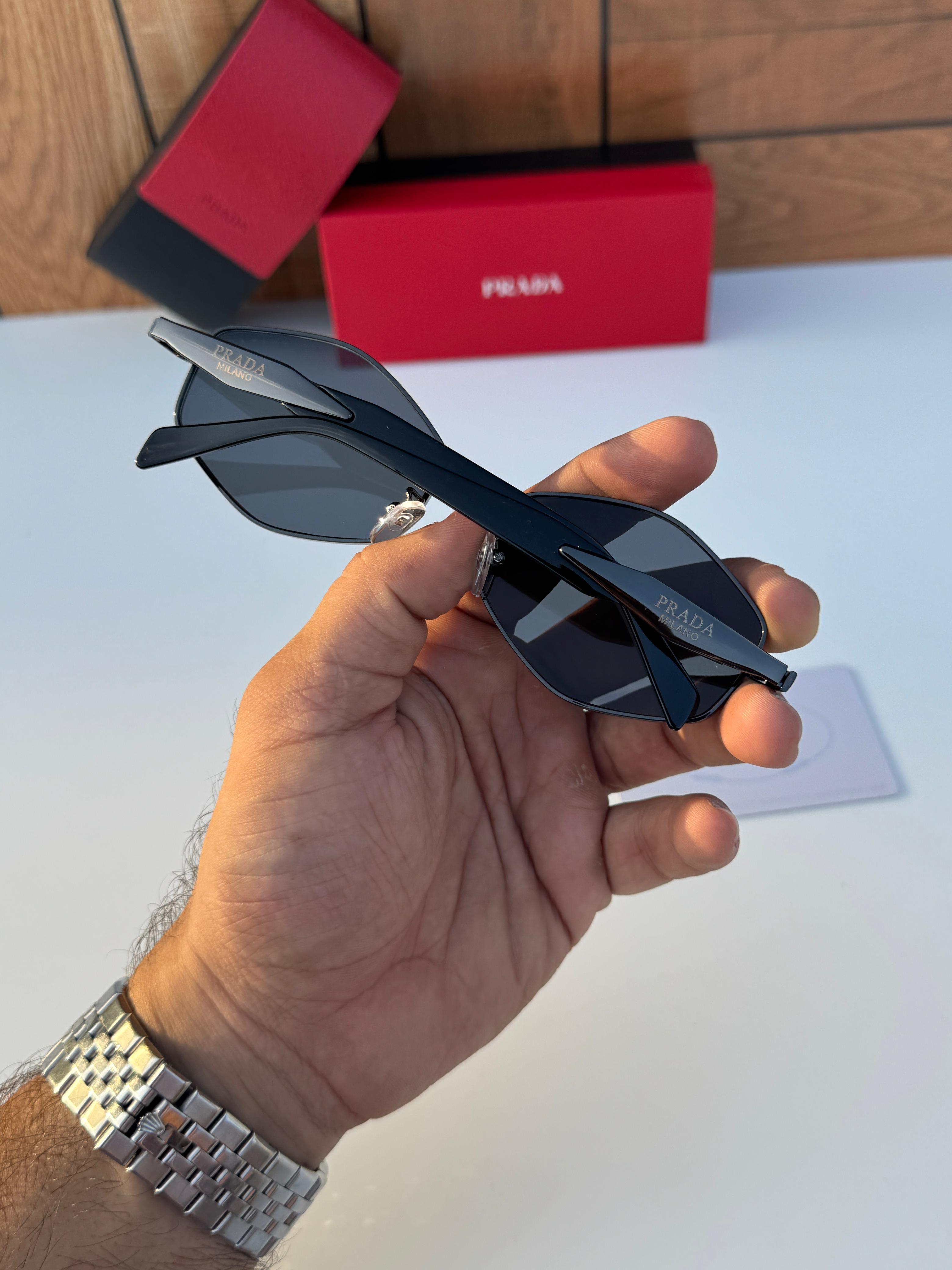 PRA 011984 SUNGLASS